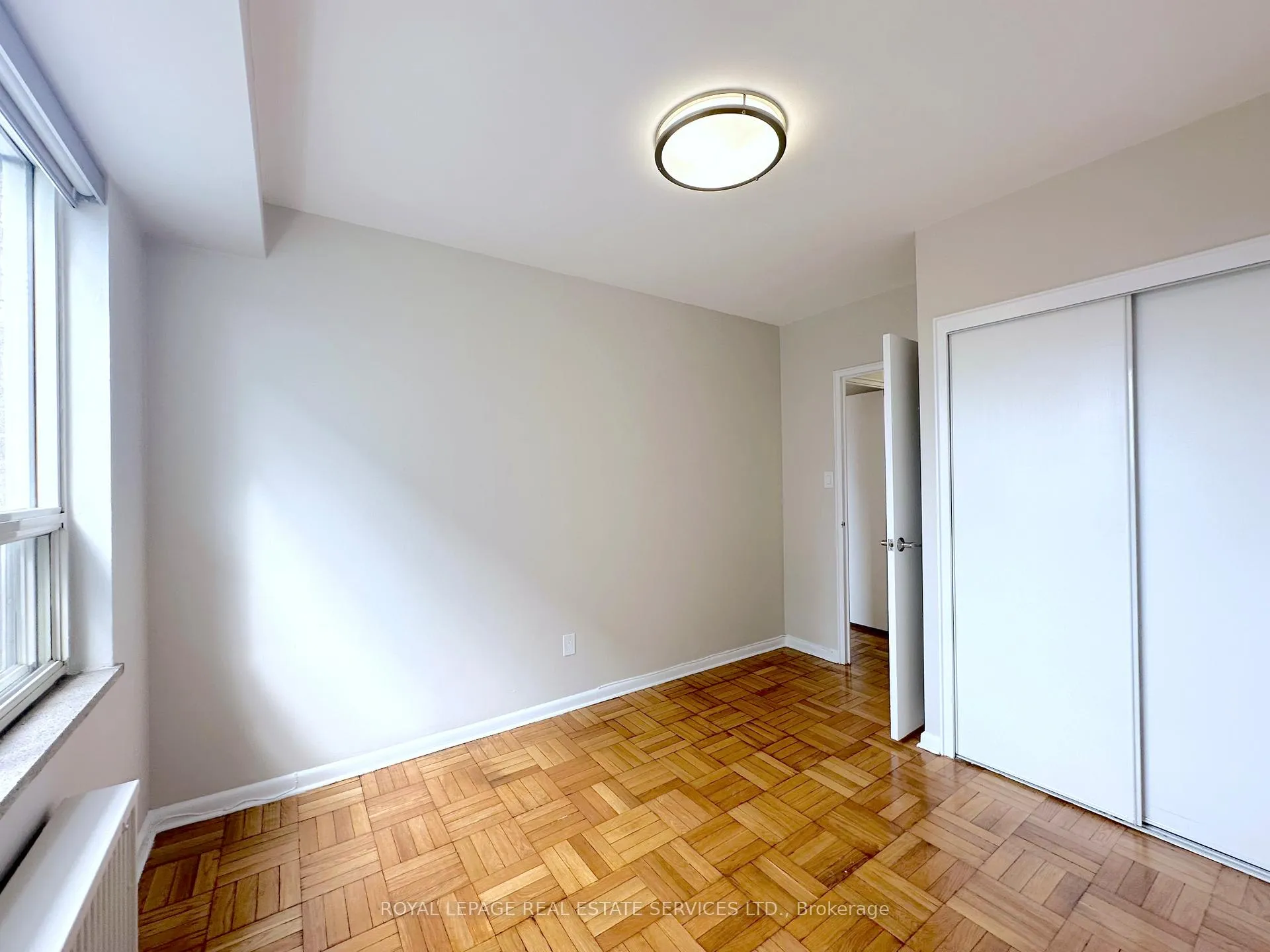 Photo 9 of Unit 902, 565 Avenue Road, Toronto, Yonge-St. Clair — HOMEH