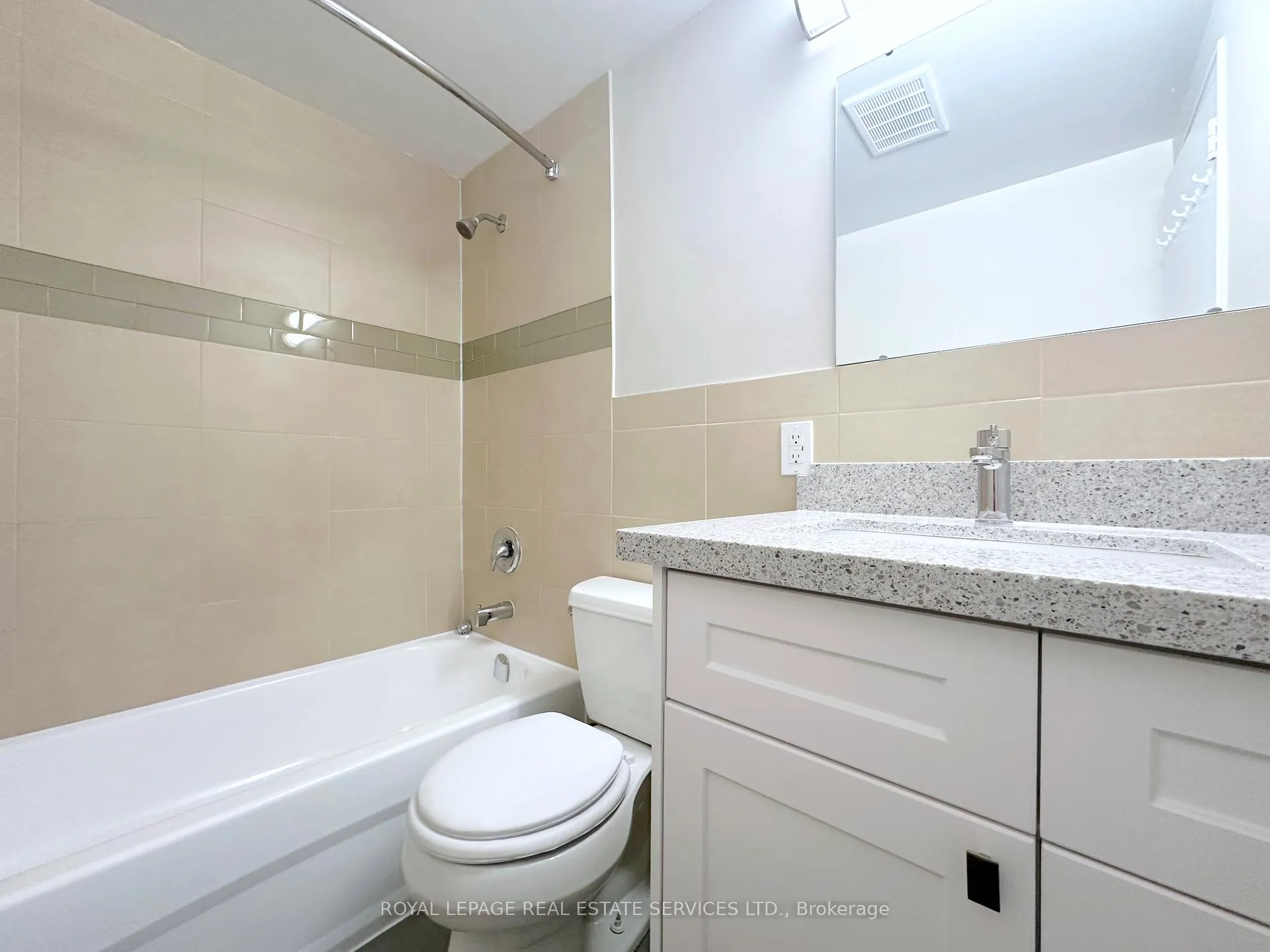 Photo 10 of Unit 902, 565 Avenue Road, Toronto, Yonge-St. Clair — HOMEH