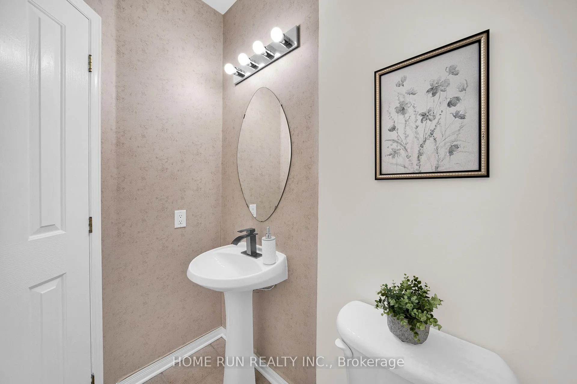 Photo 4 of 18 Riverstone Drive, Ottawa, Barrhaven - Stonebridge — HOMEH
