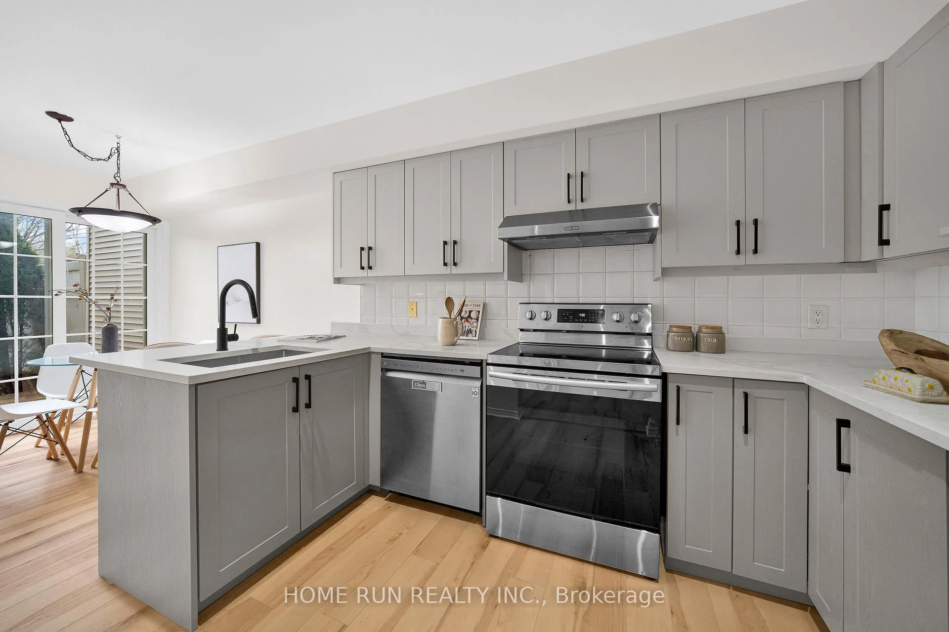 Photo 15 of 18 Riverstone Drive, Ottawa, Barrhaven - Stonebridge — HOMEH