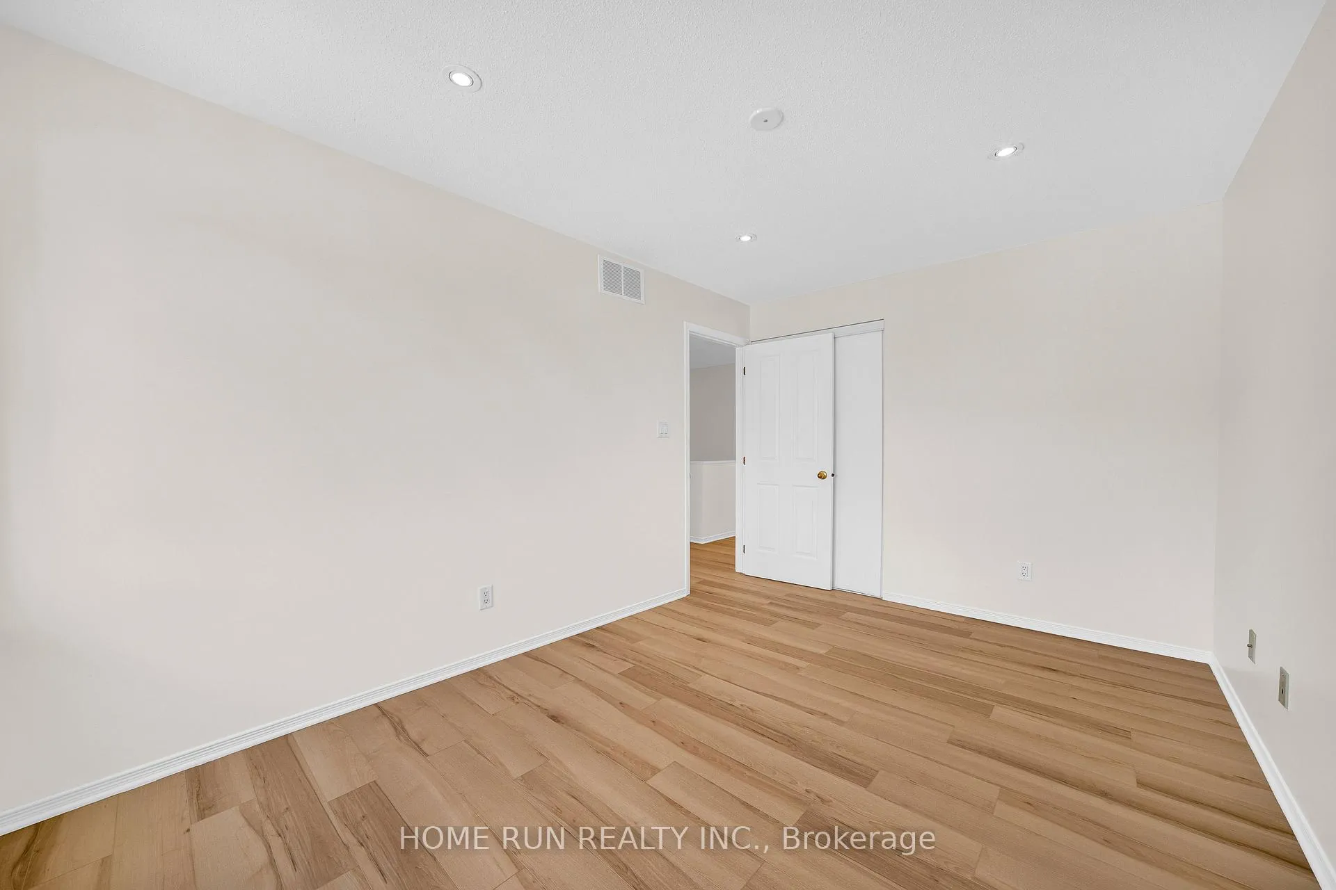 Photo 28 of 18 Riverstone Drive, Ottawa, Barrhaven - Stonebridge — HOMEH