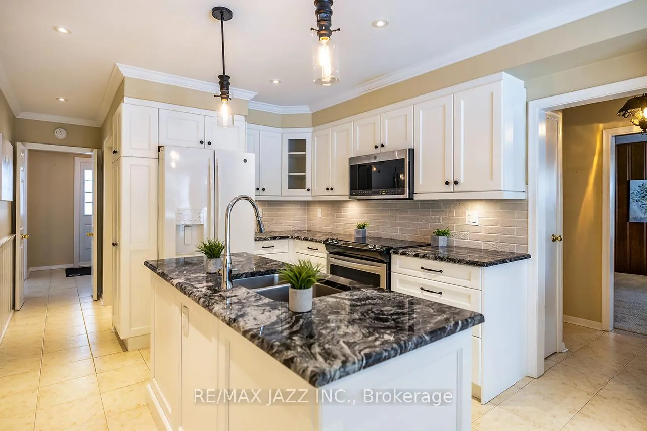 Photo 24 of 233 Wellington Street, Whitby, Lynde Creek — HOMEH
