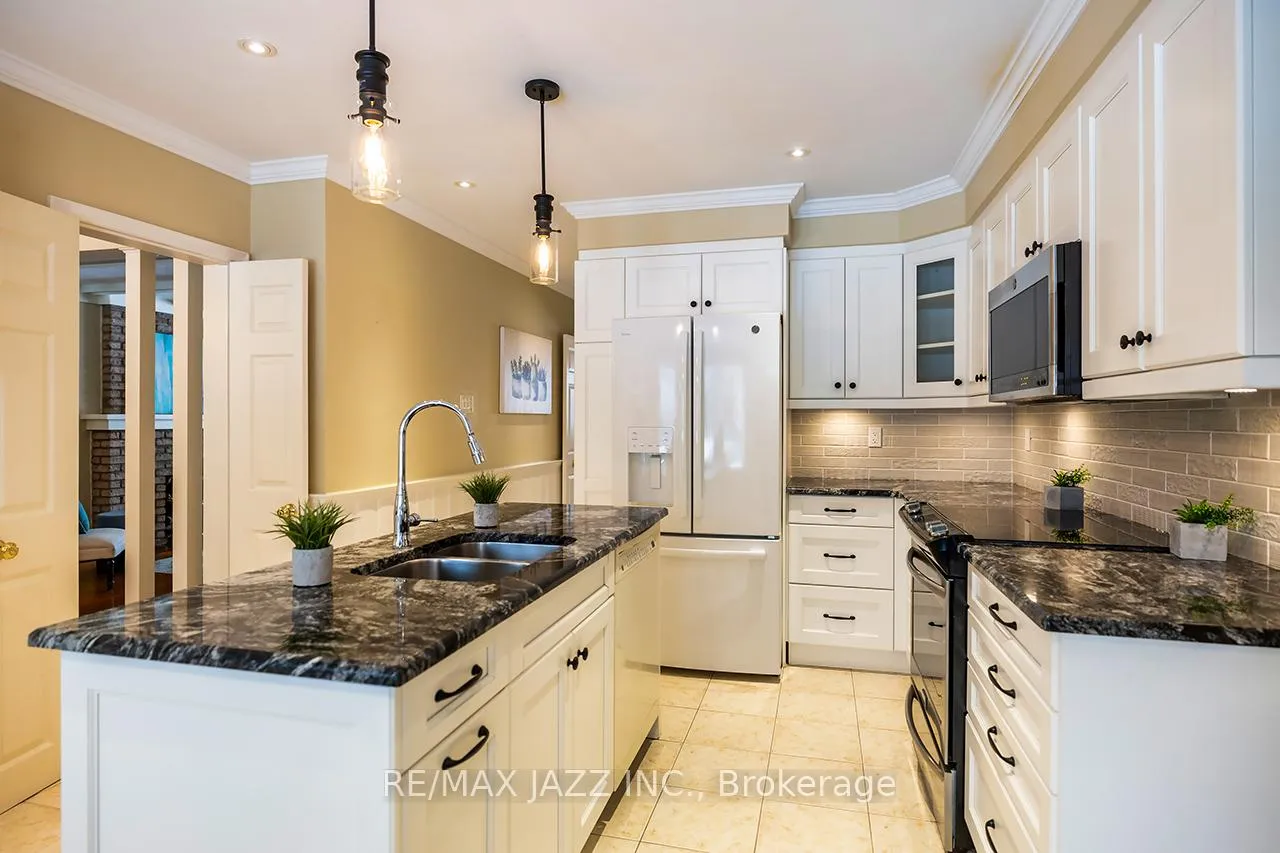 Photo 25 of 233 Wellington Street, Whitby, Lynde Creek — HOMEH