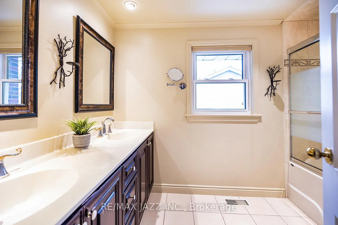 Photo 35 of 233 Wellington Street, Whitby, Lynde Creek — HOMEH