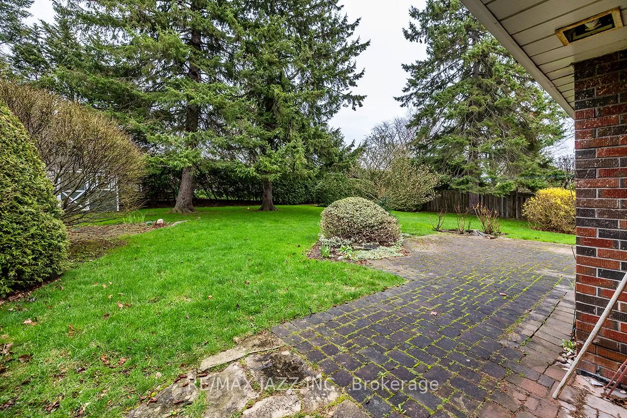 Photo 54 of 233 Wellington Street, Whitby, Lynde Creek — HOMEH