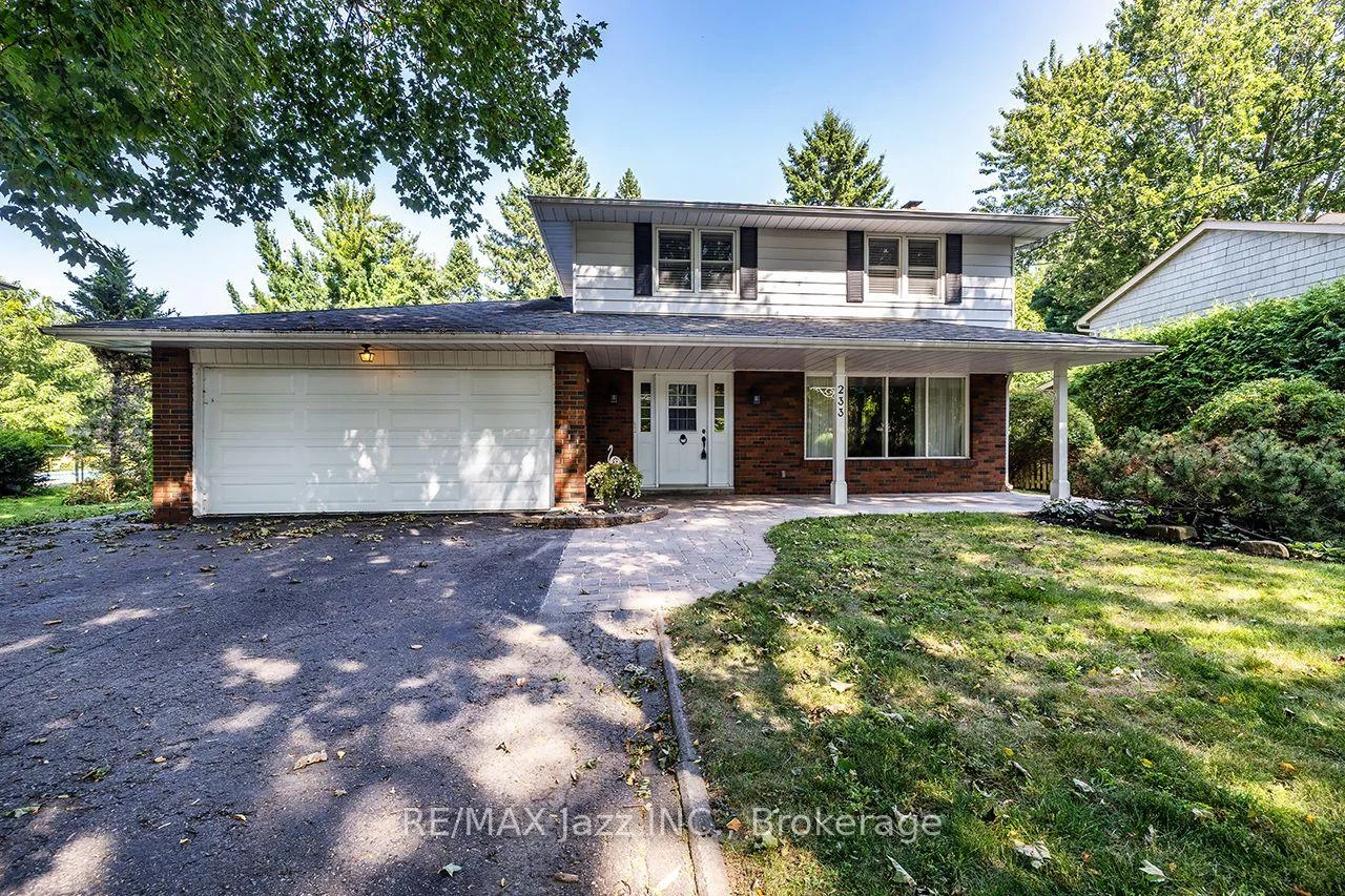 Photo 4 of 233 Wellington Street, Whitby, Lynde Creek — HOMEH