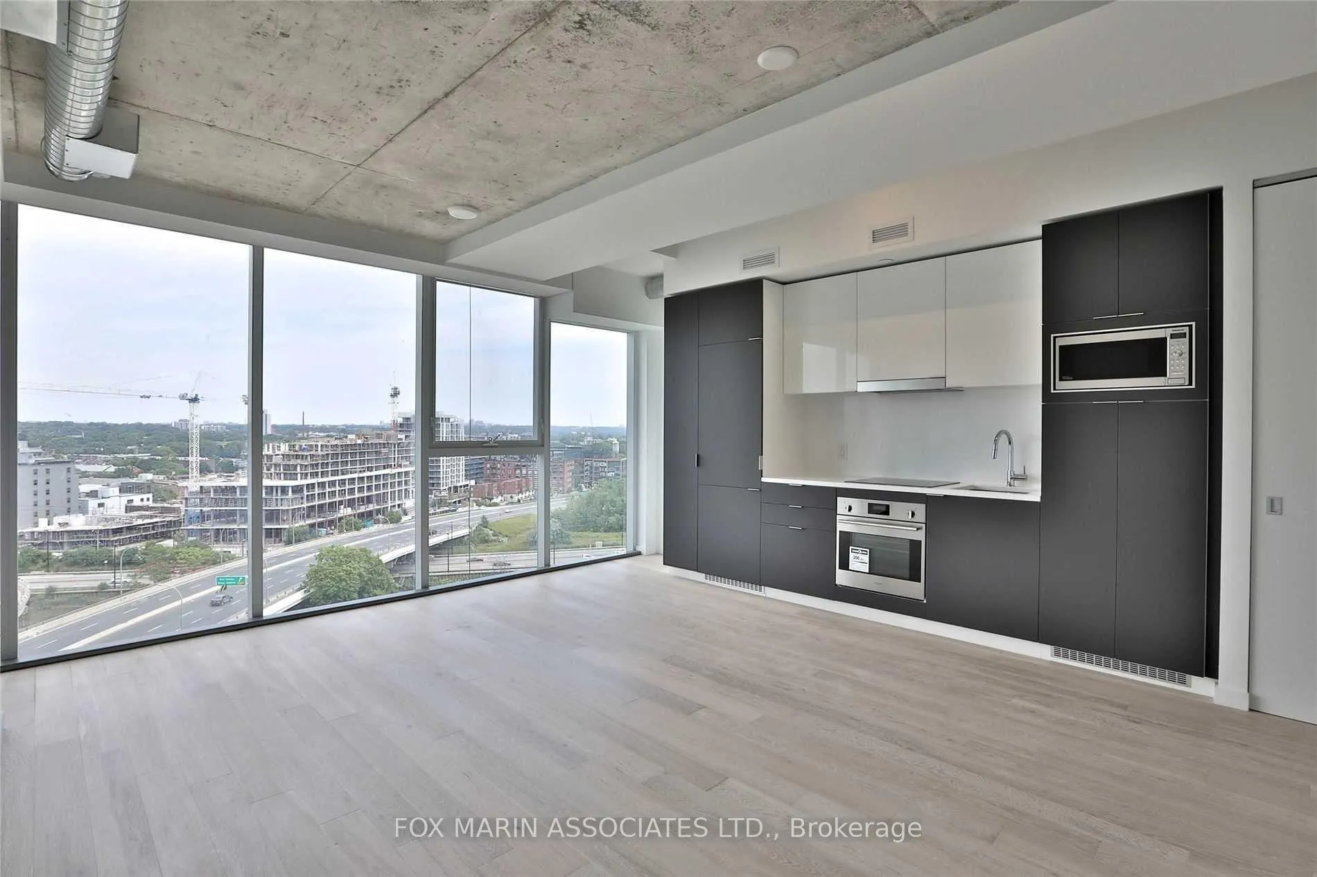 Photo 4 of Unit 1208, 170 Bayview Avenue, Toronto, Waterfront Communities — HOMEH