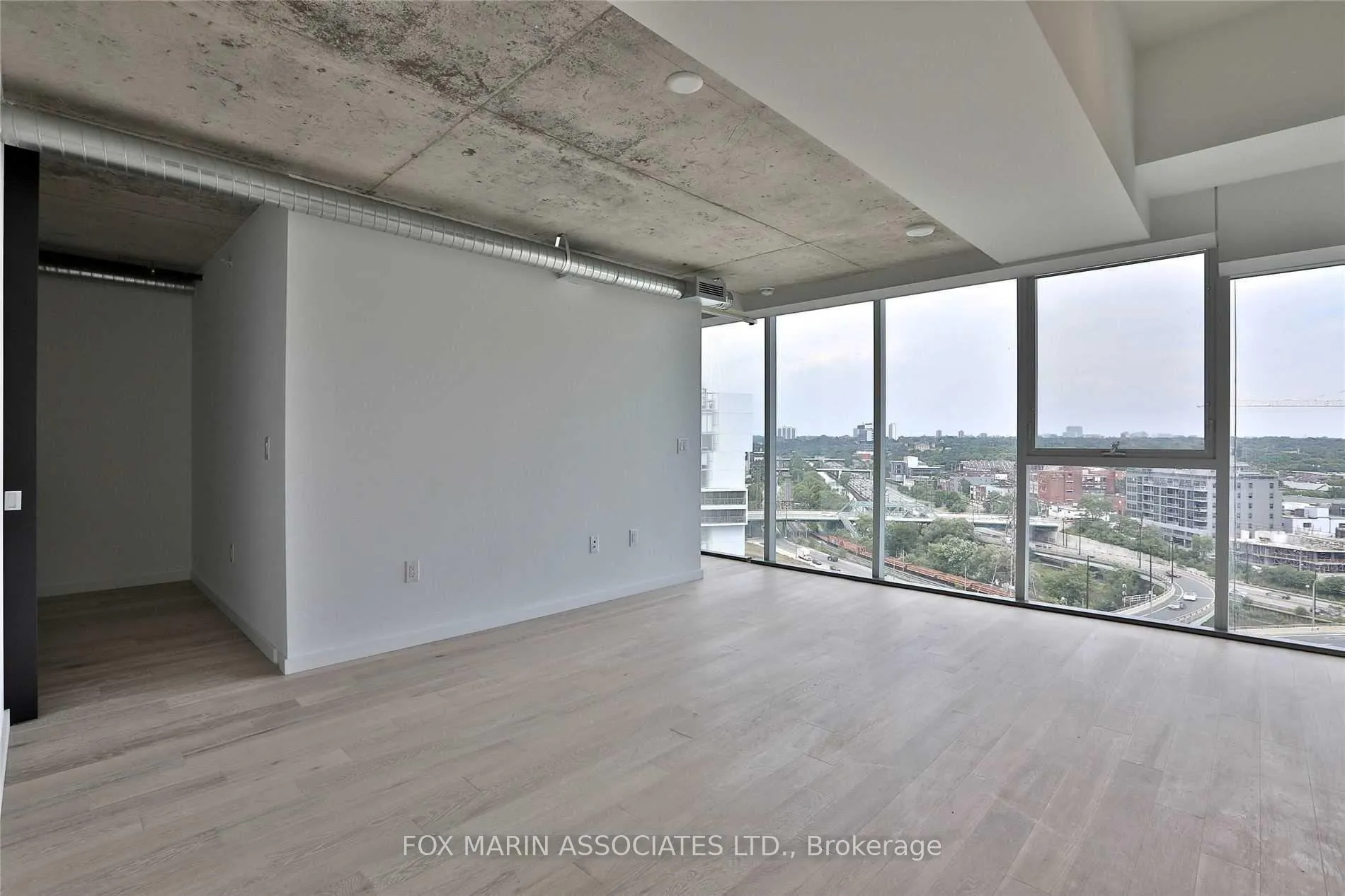 Photo 7 of Unit 1208, 170 Bayview Avenue, Toronto, Waterfront Communities — HOMEH