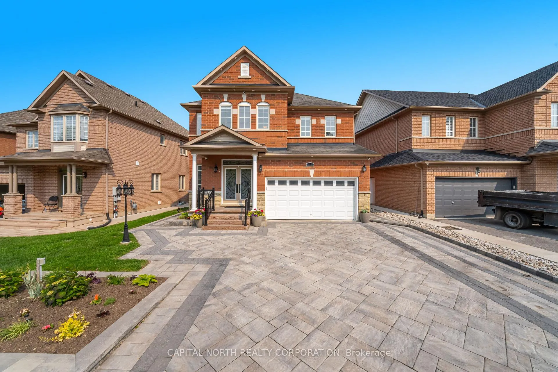Photo 1 of 7 Klondike Trail, Brampton, Sandringham-Wellington — HOMEH
