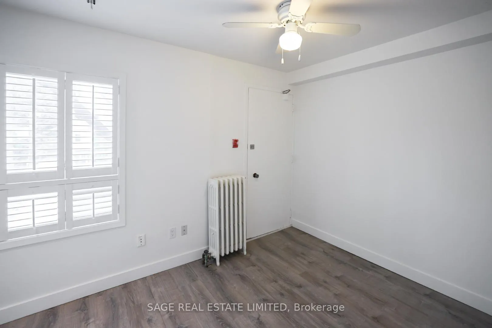 Photo 5 of Unit 2, 8 Brookmount Road, Toronto, The Beaches — HOMEH