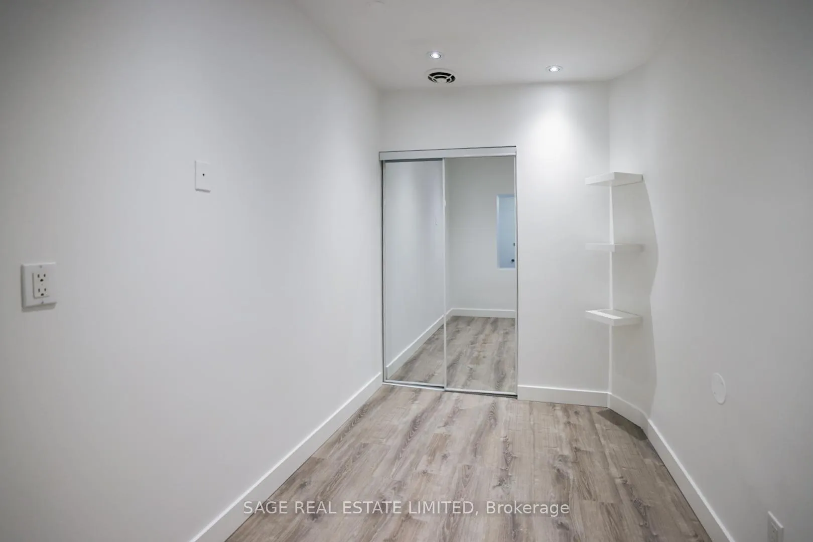 Photo 11 of Unit 2, 8 Brookmount Road, Toronto, The Beaches — HOMEH