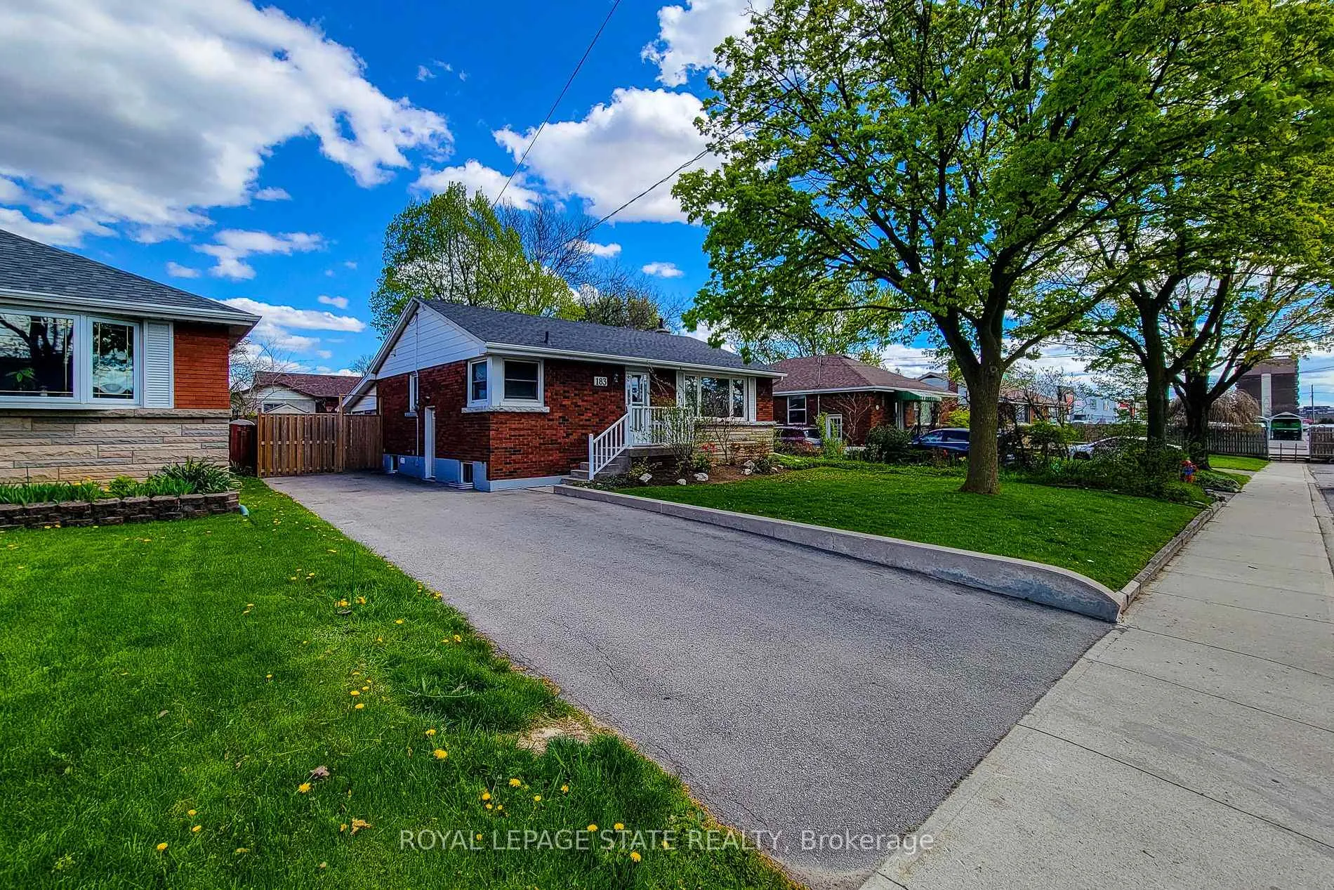 Photo 2 of 183 Allenby Avenue, Hamilton, Balfour — HOMEH