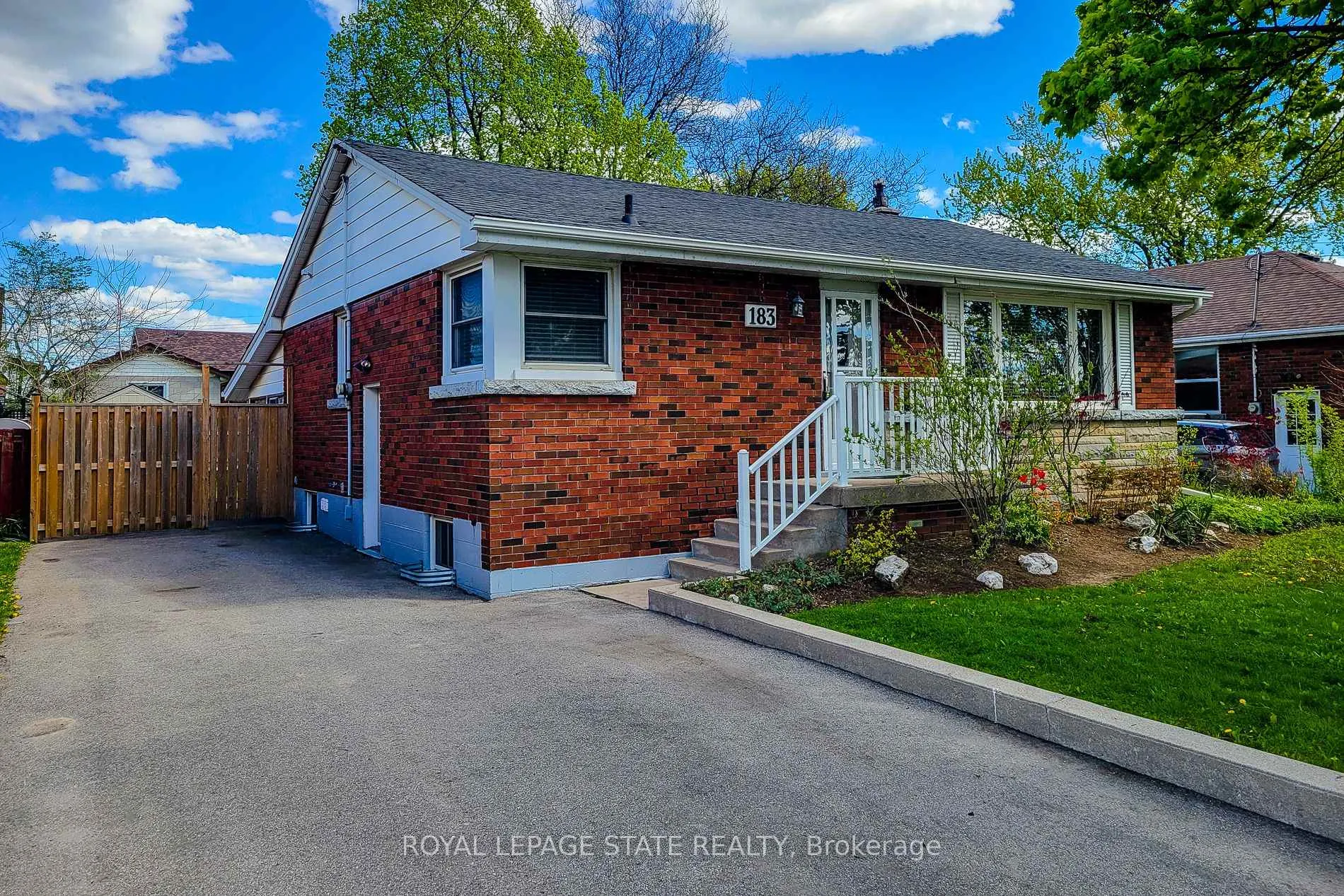 Photo 3 of 183 Allenby Avenue, Hamilton, Balfour — HOMEH