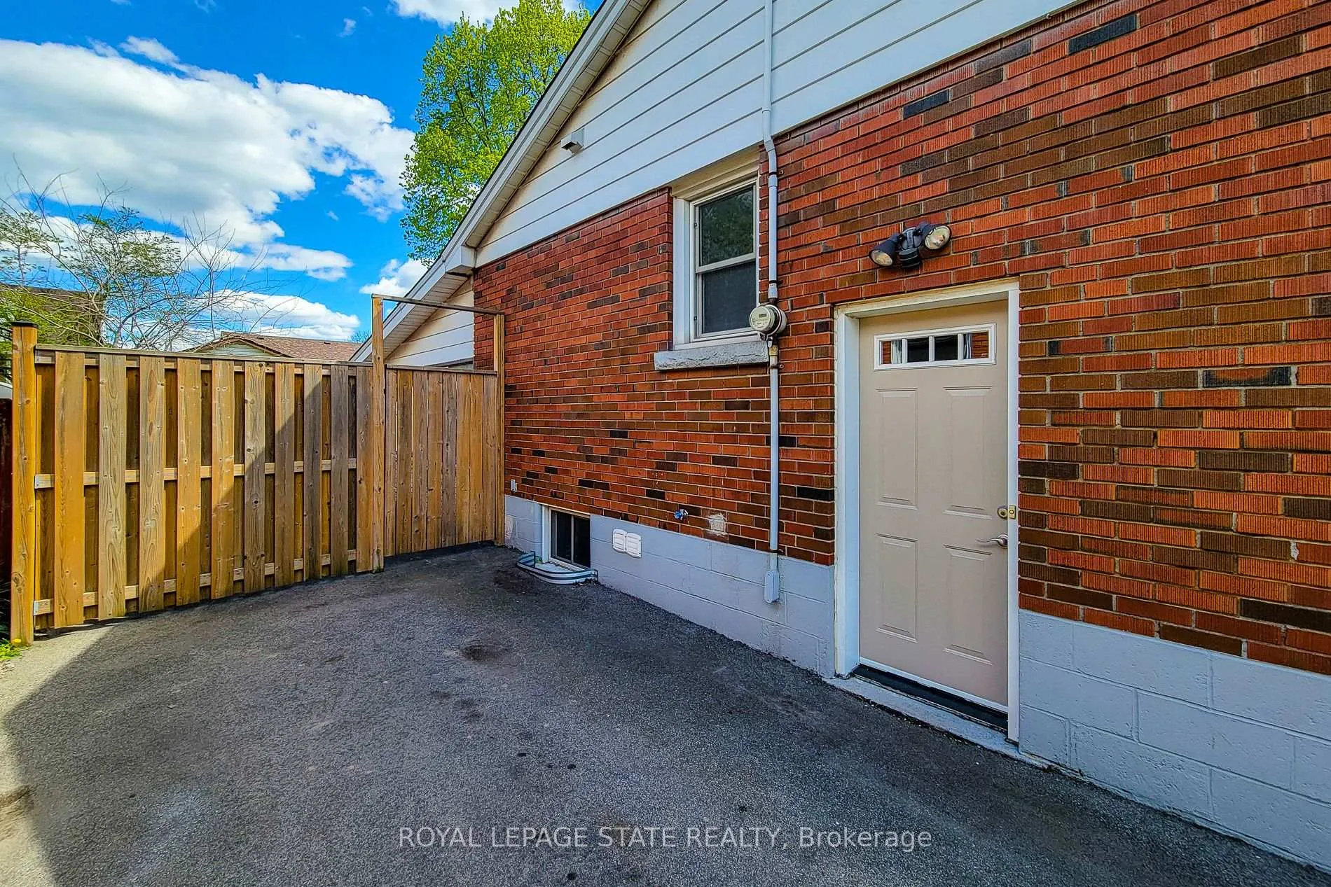 Photo 6 of 183 Allenby Avenue, Hamilton, Balfour — HOMEH