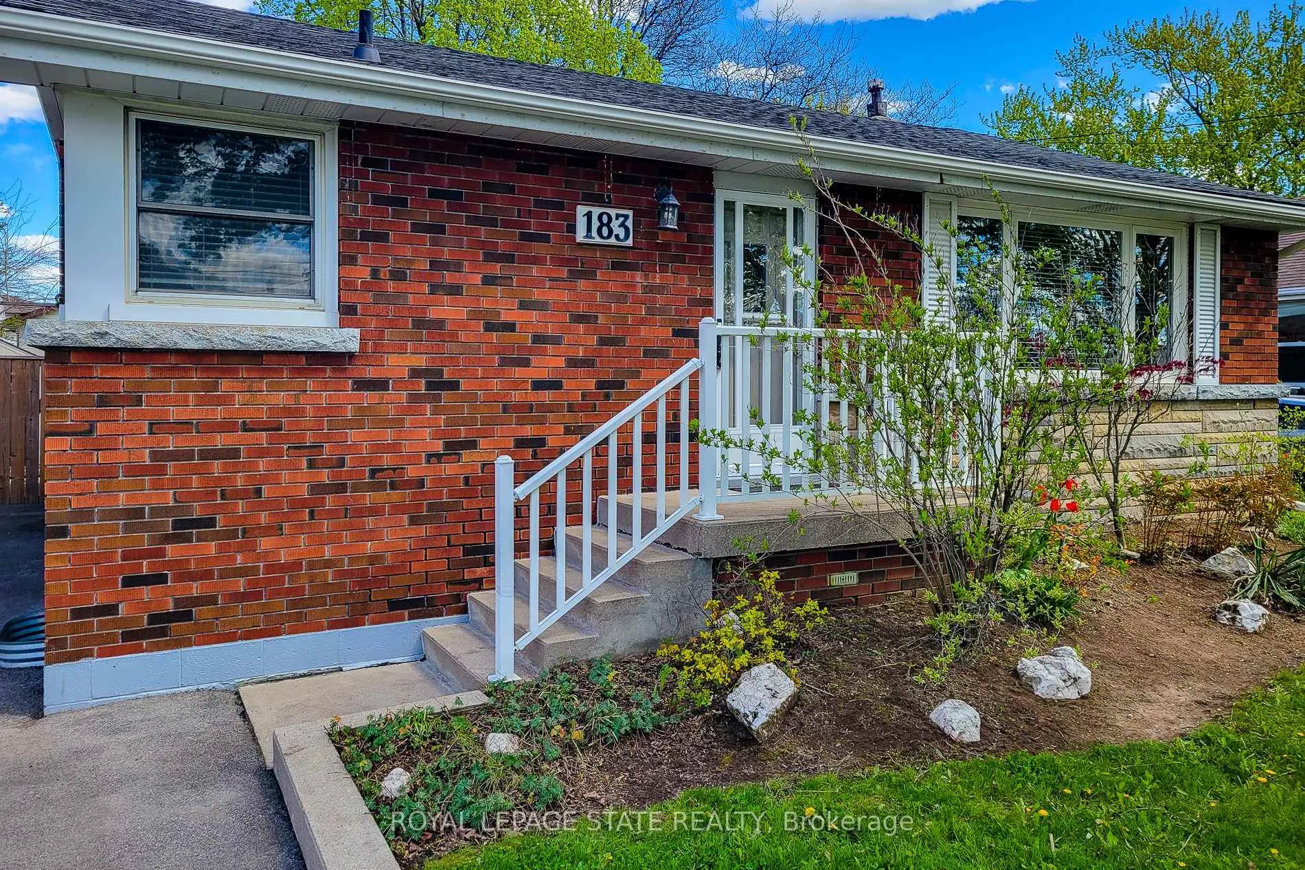 Photo 13 of 183 Allenby Avenue, Hamilton, Balfour — HOMEH