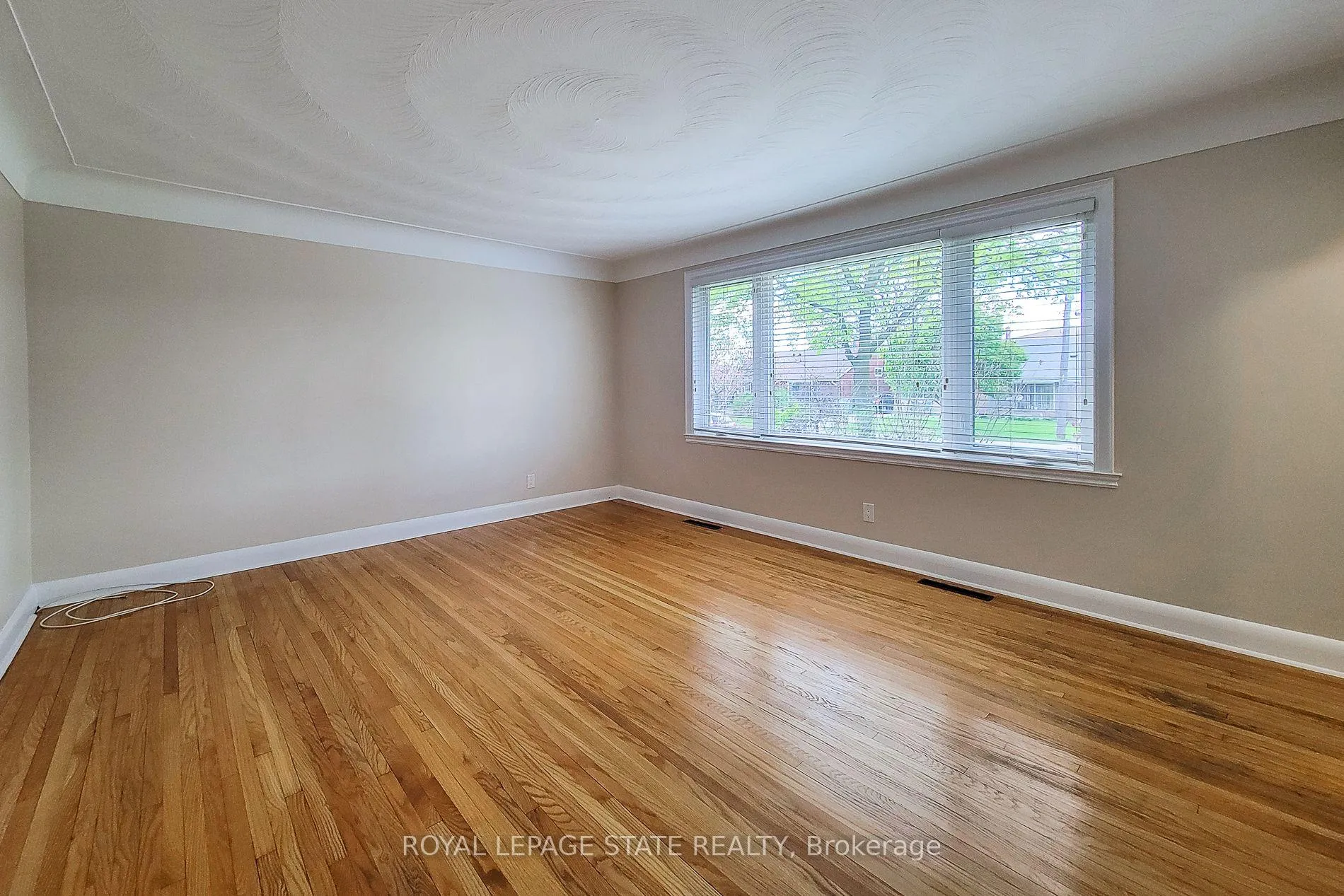Photo 15 of 183 Allenby Avenue, Hamilton, Balfour — HOMEH
