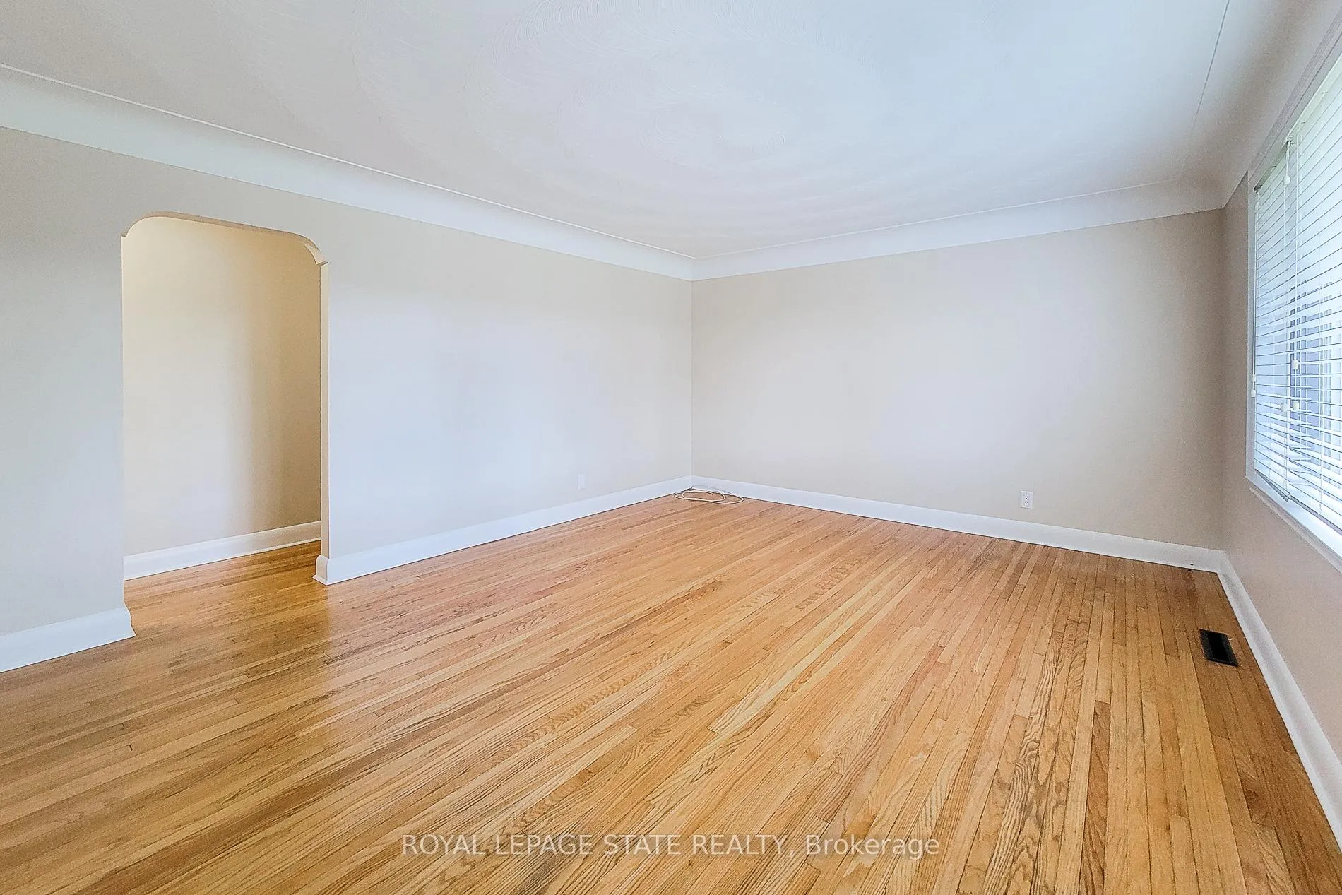 Photo 16 of 183 Allenby Avenue, Hamilton, Balfour — HOMEH