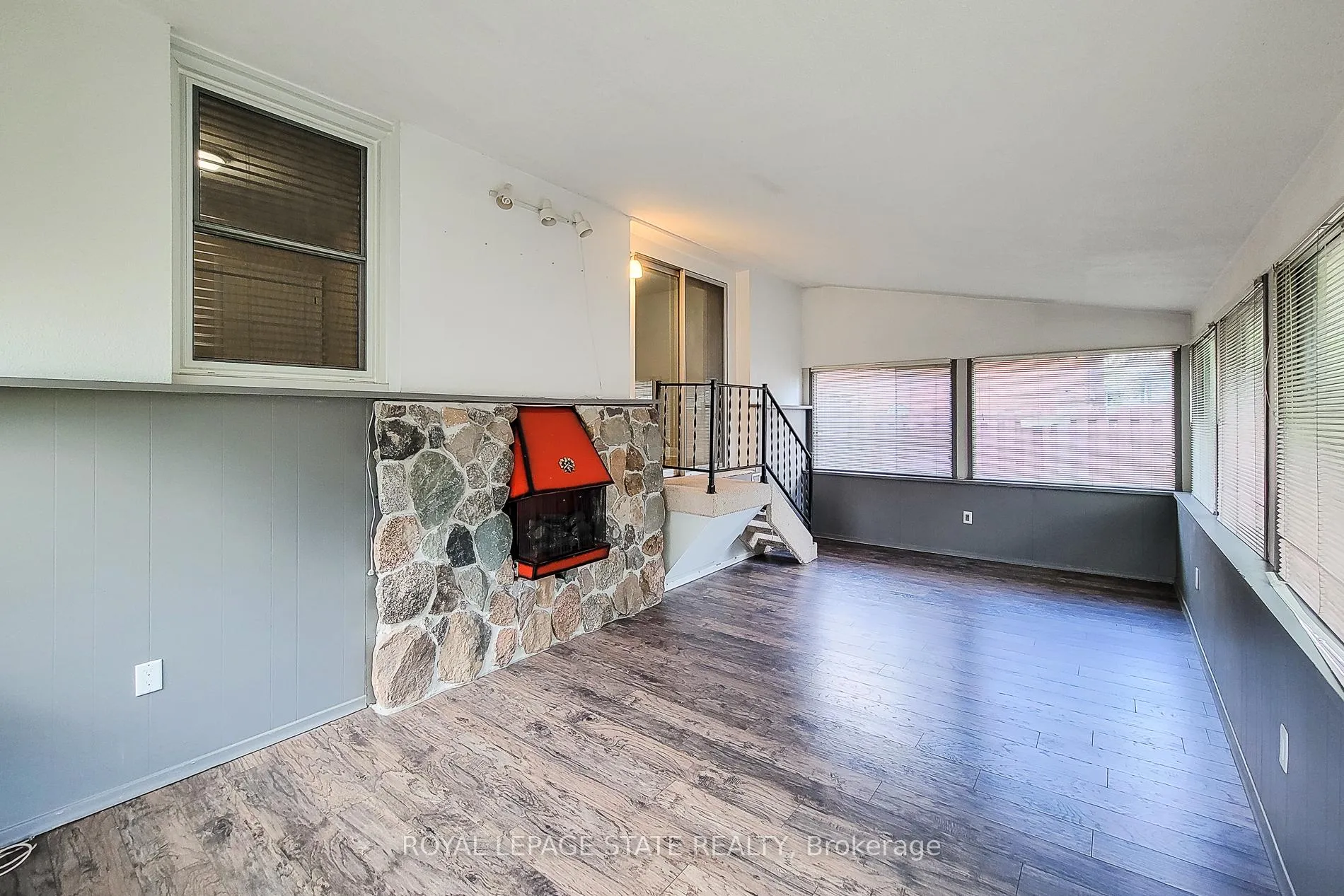 Photo 25 of 183 Allenby Avenue, Hamilton, Balfour — HOMEH