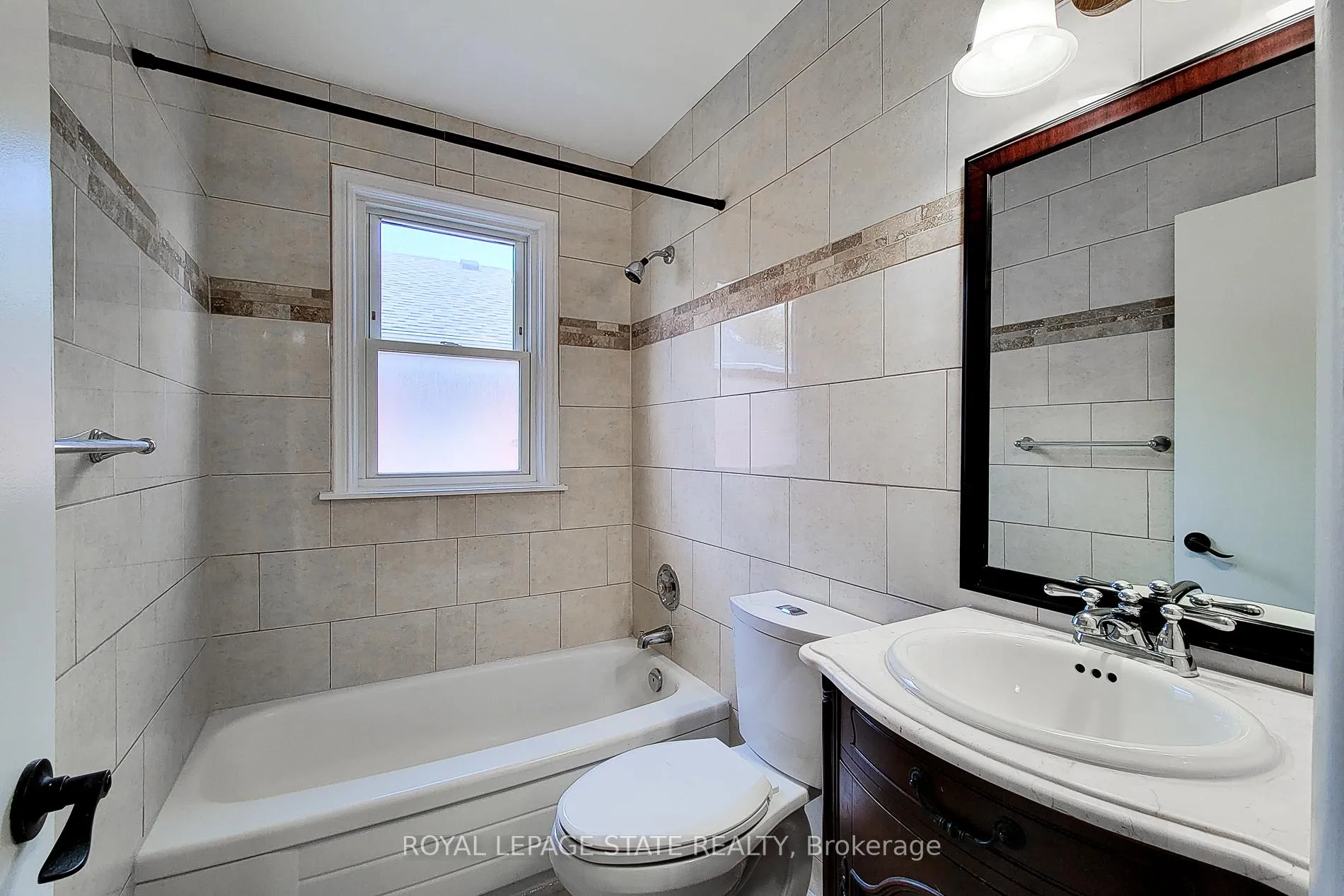 Photo 32 of 183 Allenby Avenue, Hamilton, Balfour — HOMEH