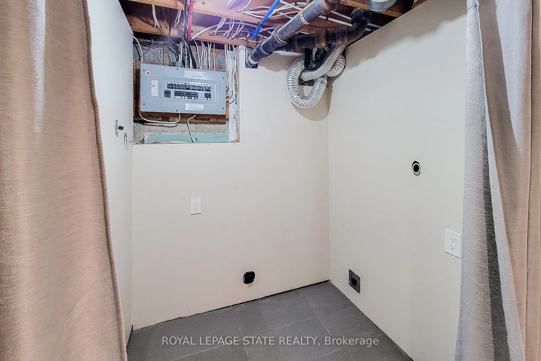 Photo 41 of 183 Allenby Avenue, Hamilton, Balfour — HOMEH