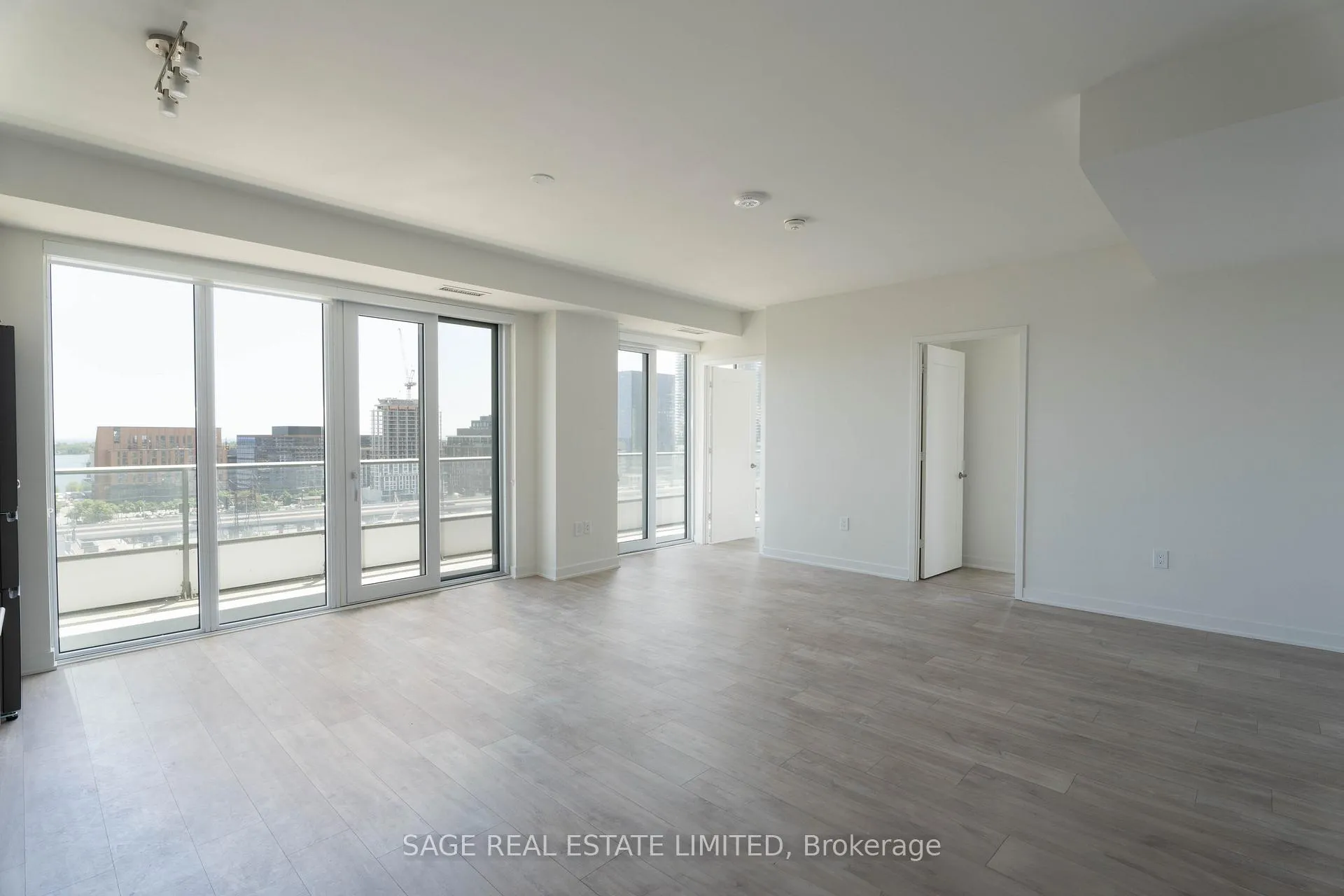 Photo 2 of Unit 1455, 121 Lower Sherbourne Street, Toronto, Waterfront Communities — HOMEH