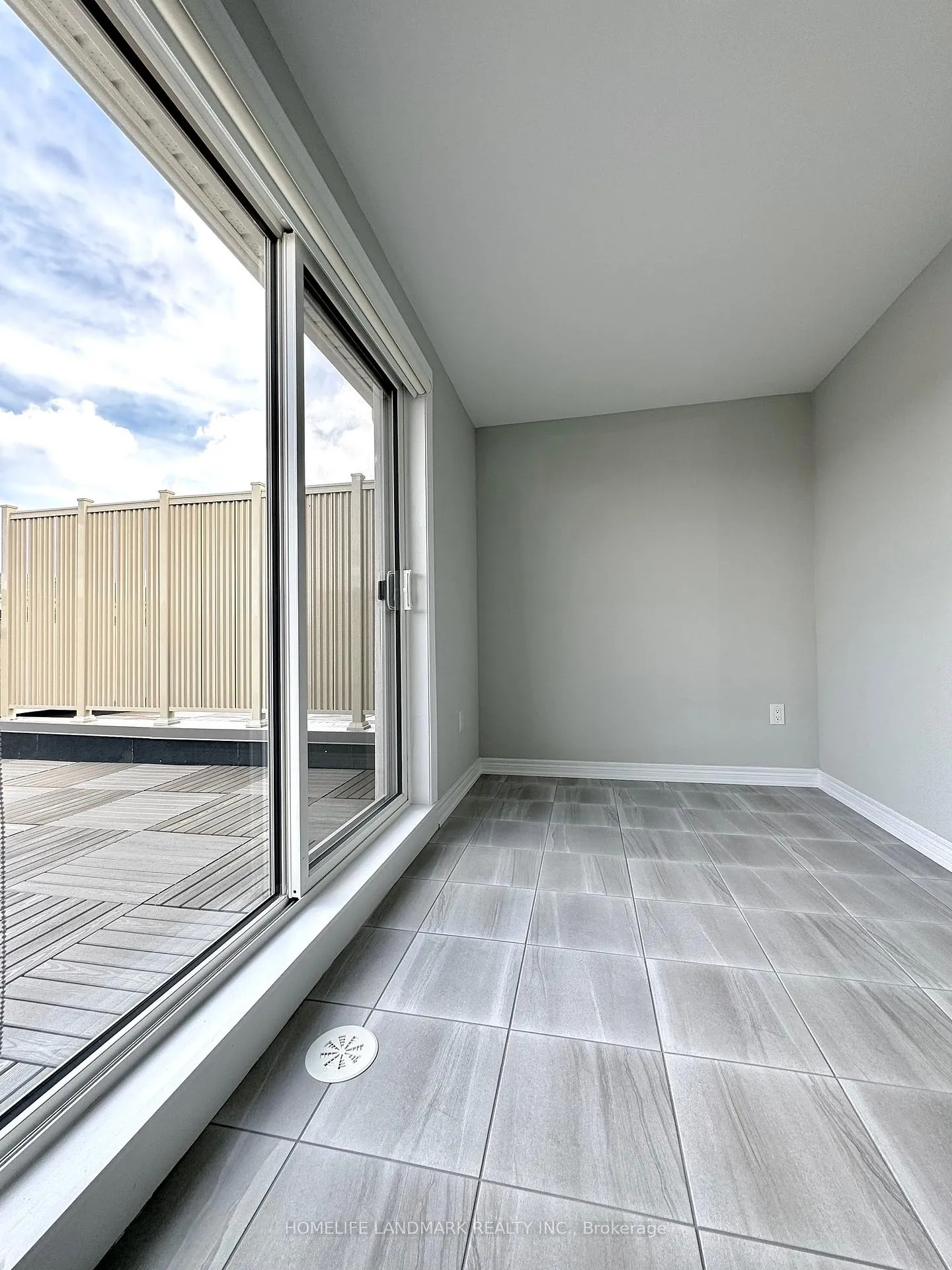 Photo 10 of 226 Rustle Woods Avenue, Markham, Cornell — HOMEH