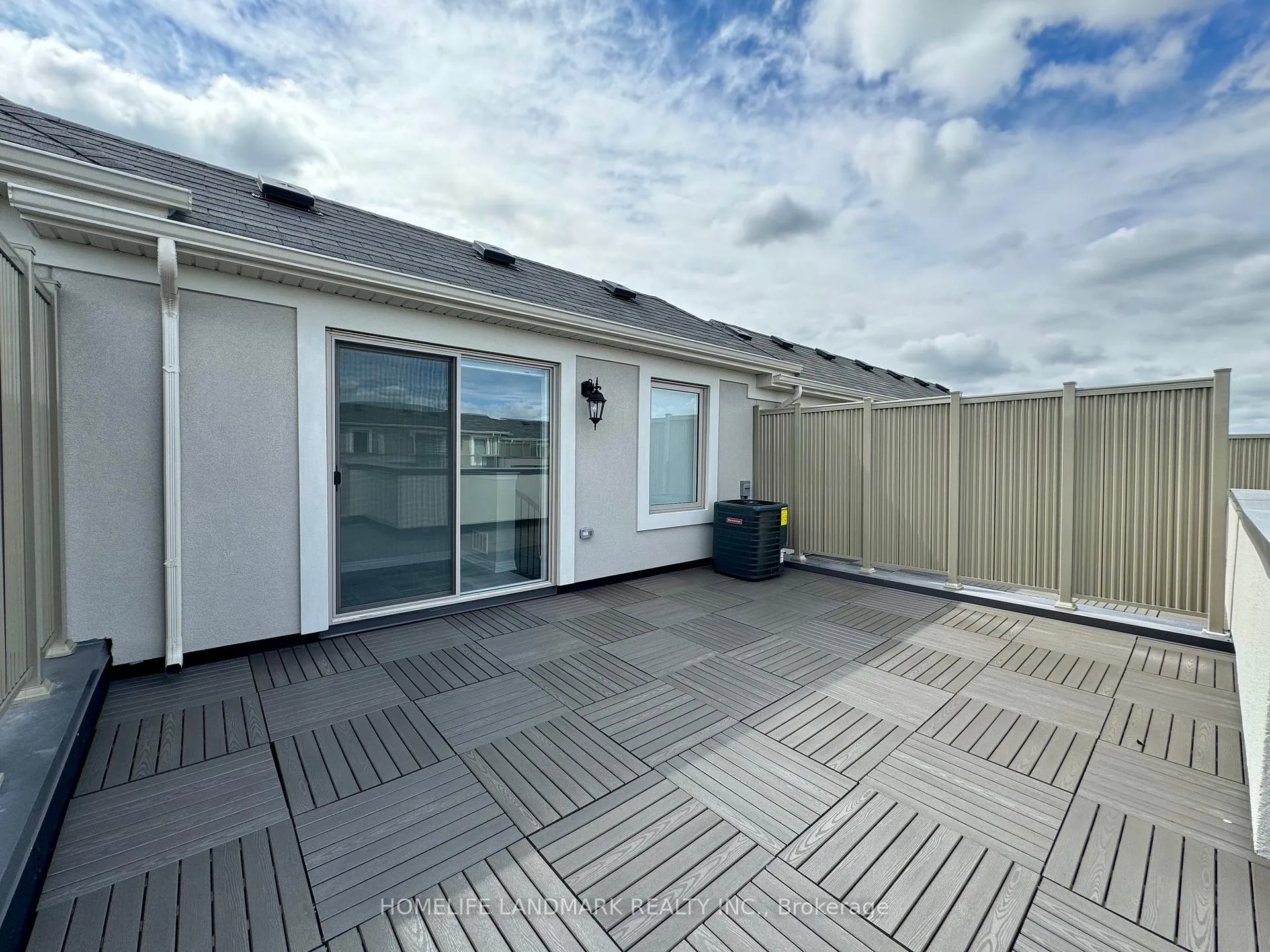 Photo 12 of 226 Rustle Woods Avenue, Markham, Cornell — HOMEH