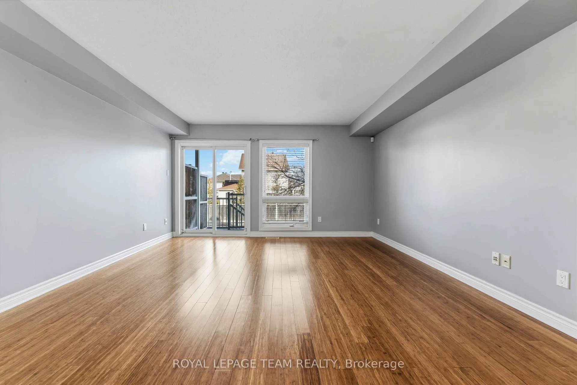 Photo 3 of Unit A, 405 Chapman Mills Drive, Ottawa, Barrhaven - Strandherd — HOMEH