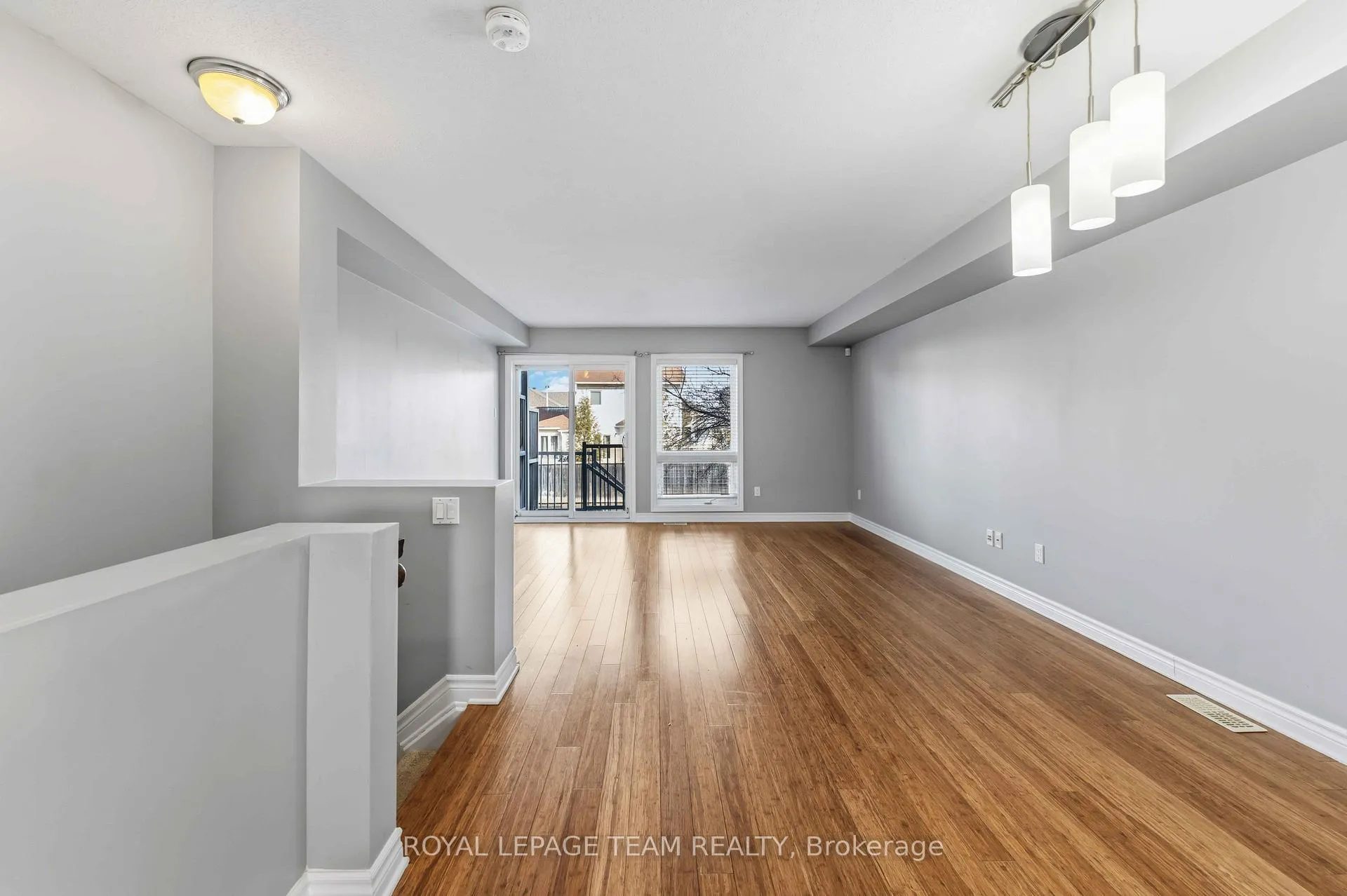Photo 4 of Unit A, 405 Chapman Mills Drive, Ottawa, Barrhaven - Strandherd — HOMEH