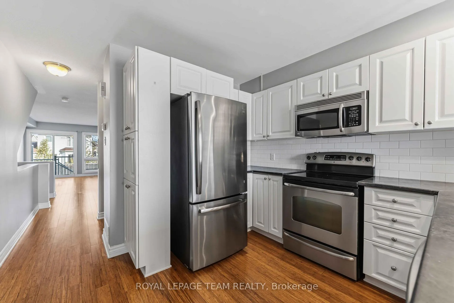 Photo 10 of Unit A, 405 Chapman Mills Drive, Ottawa, Barrhaven - Strandherd — HOMEH
