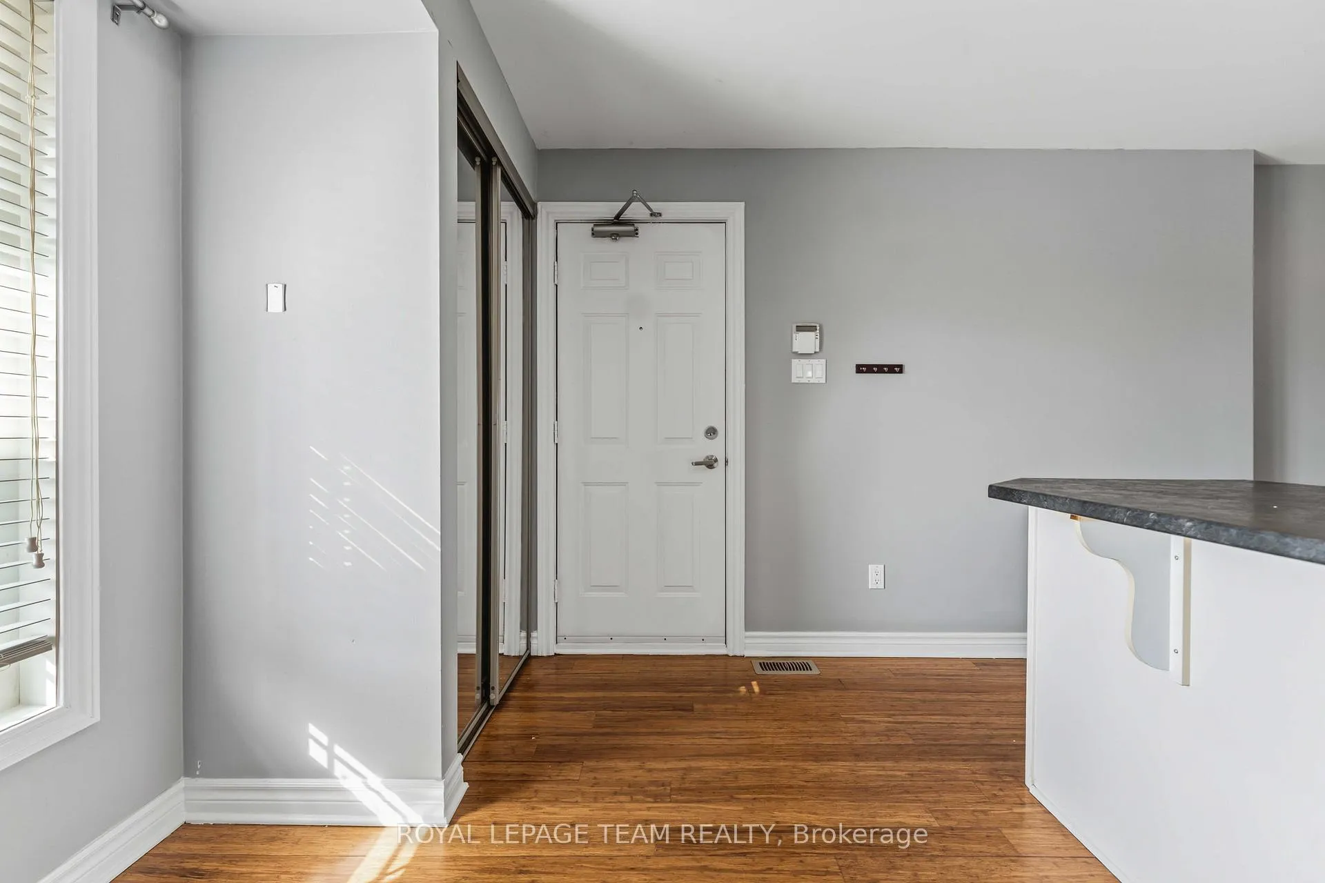 Photo 17 of Unit A, 405 Chapman Mills Drive, Ottawa, Barrhaven - Strandherd — HOMEH