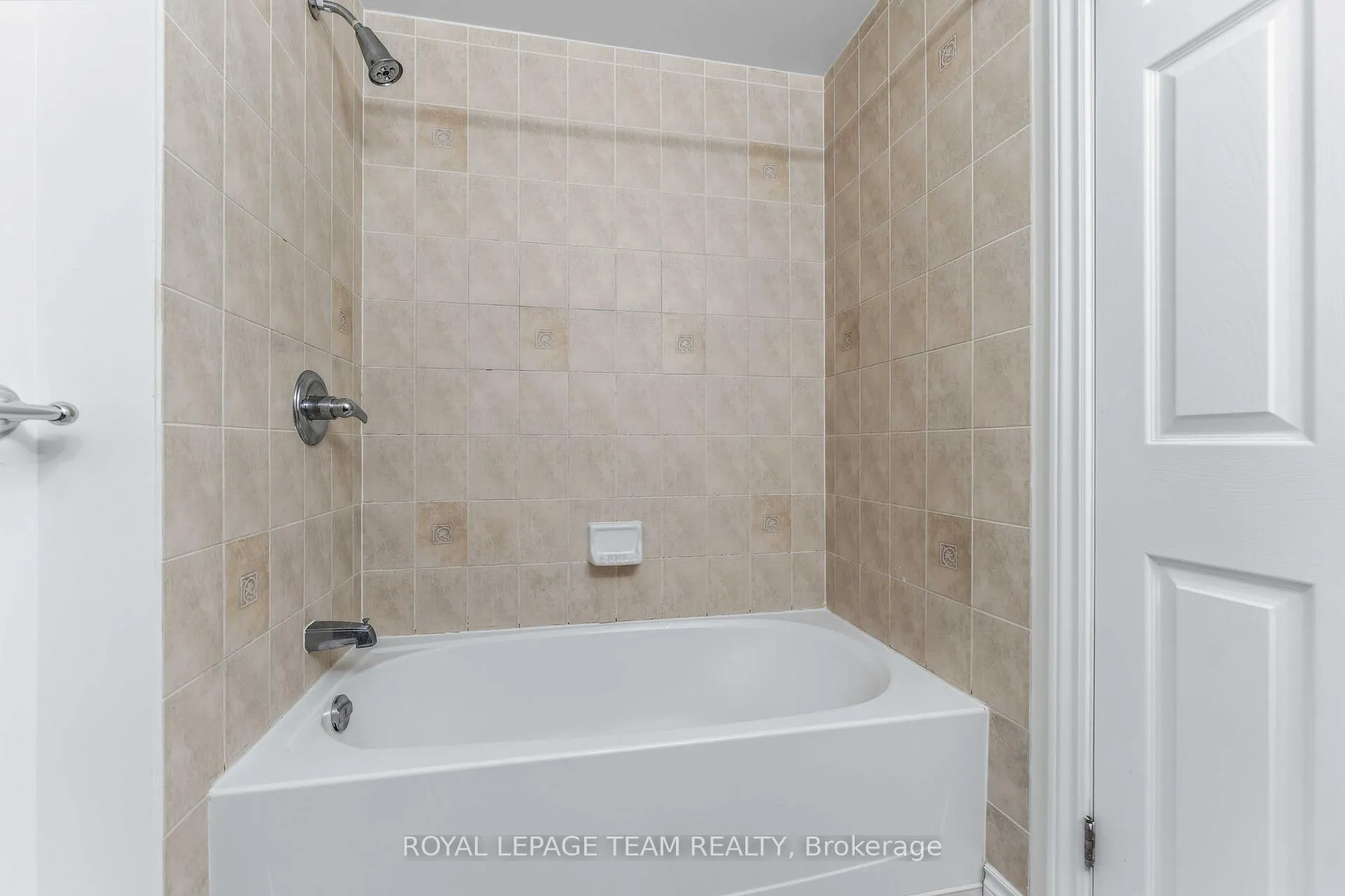 Photo 26 of Unit A, 405 Chapman Mills Drive, Ottawa, Barrhaven - Strandherd — HOMEH