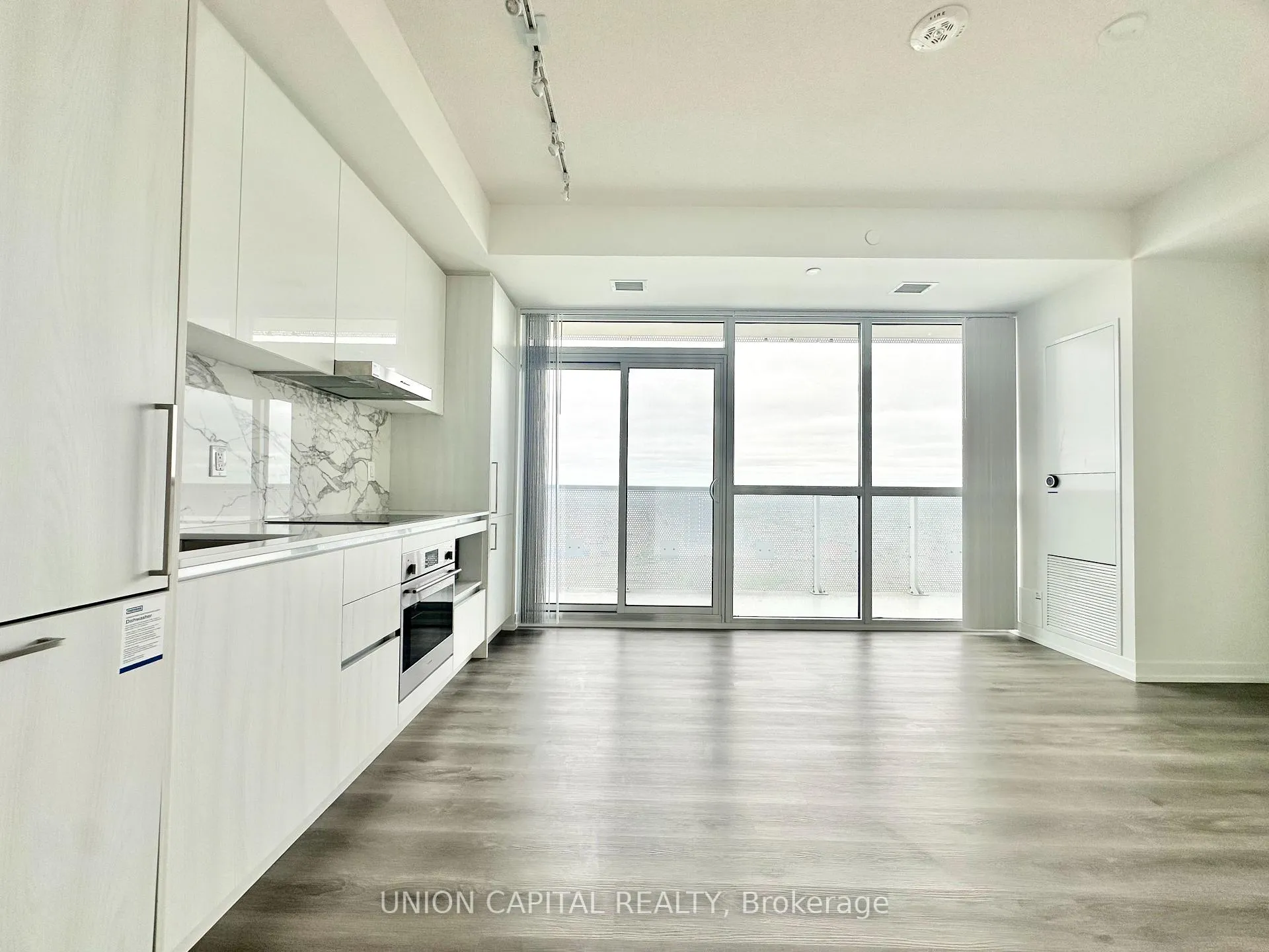 Photo 4 of Unit 4209, 225 Commerce Street, Vaughan, Vaughan Corporate Centre — HOMEH