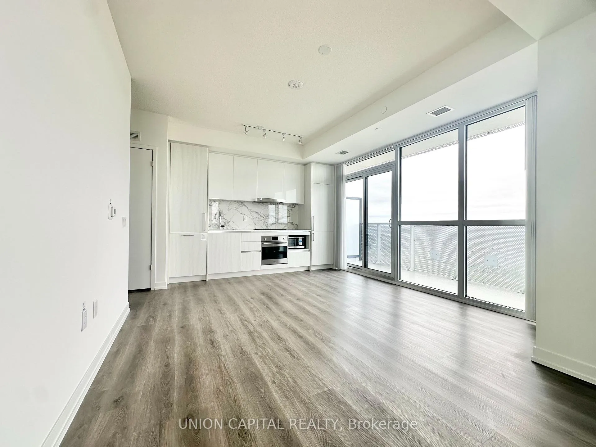 Photo 6 of Unit 4209, 225 Commerce Street, Vaughan, Vaughan Corporate Centre — HOMEH
