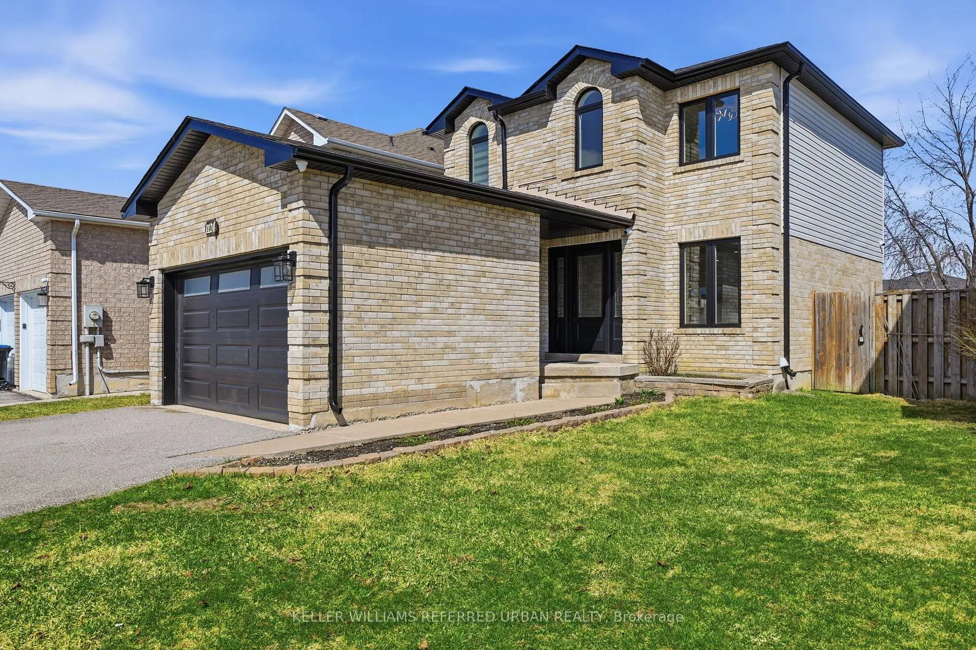 Photo 2 of 1124 Corrie Street, Innisfil, Alcona — HOMEH