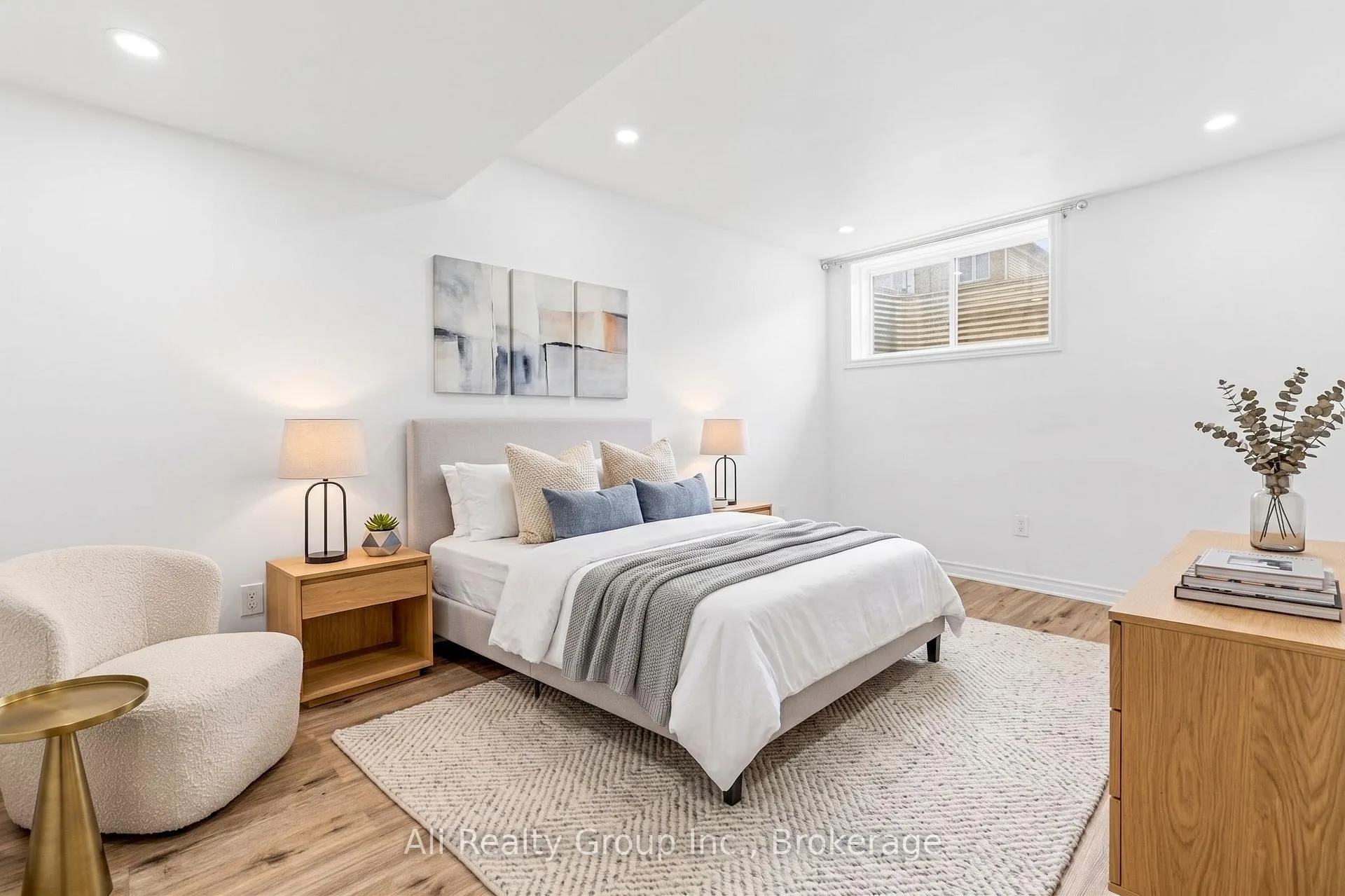 Photo 7 of 400 Nestleton Street, Ottawa, Avalon East — HOMEH