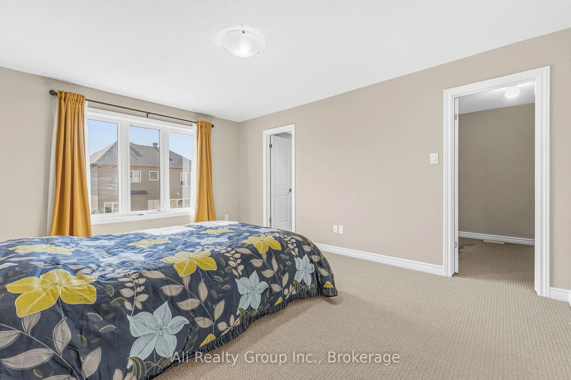 Photo 13 of 400 Nestleton Street, Ottawa, Avalon East — HOMEH