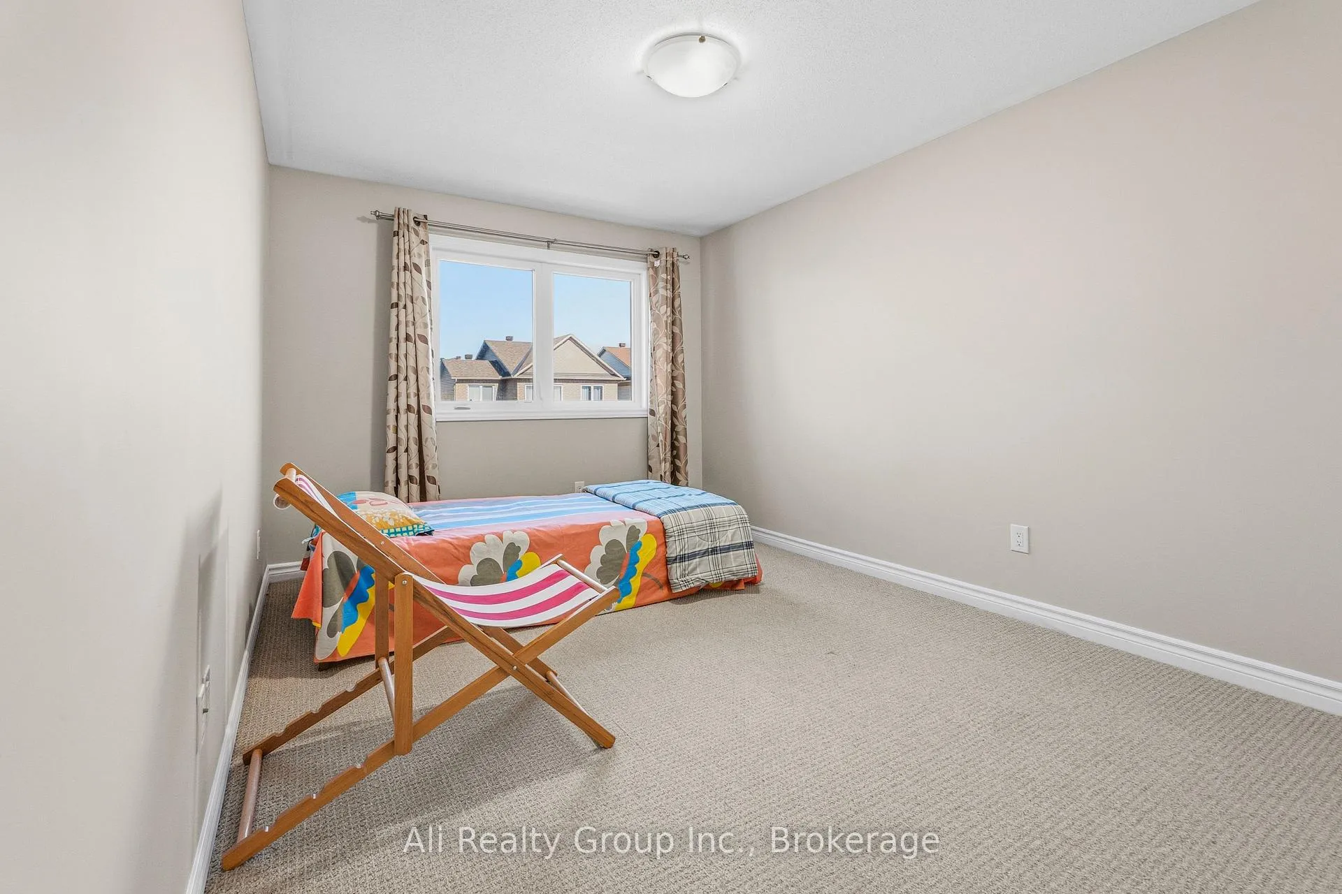 Photo 16 of 400 Nestleton Street, Ottawa, Avalon East — HOMEH