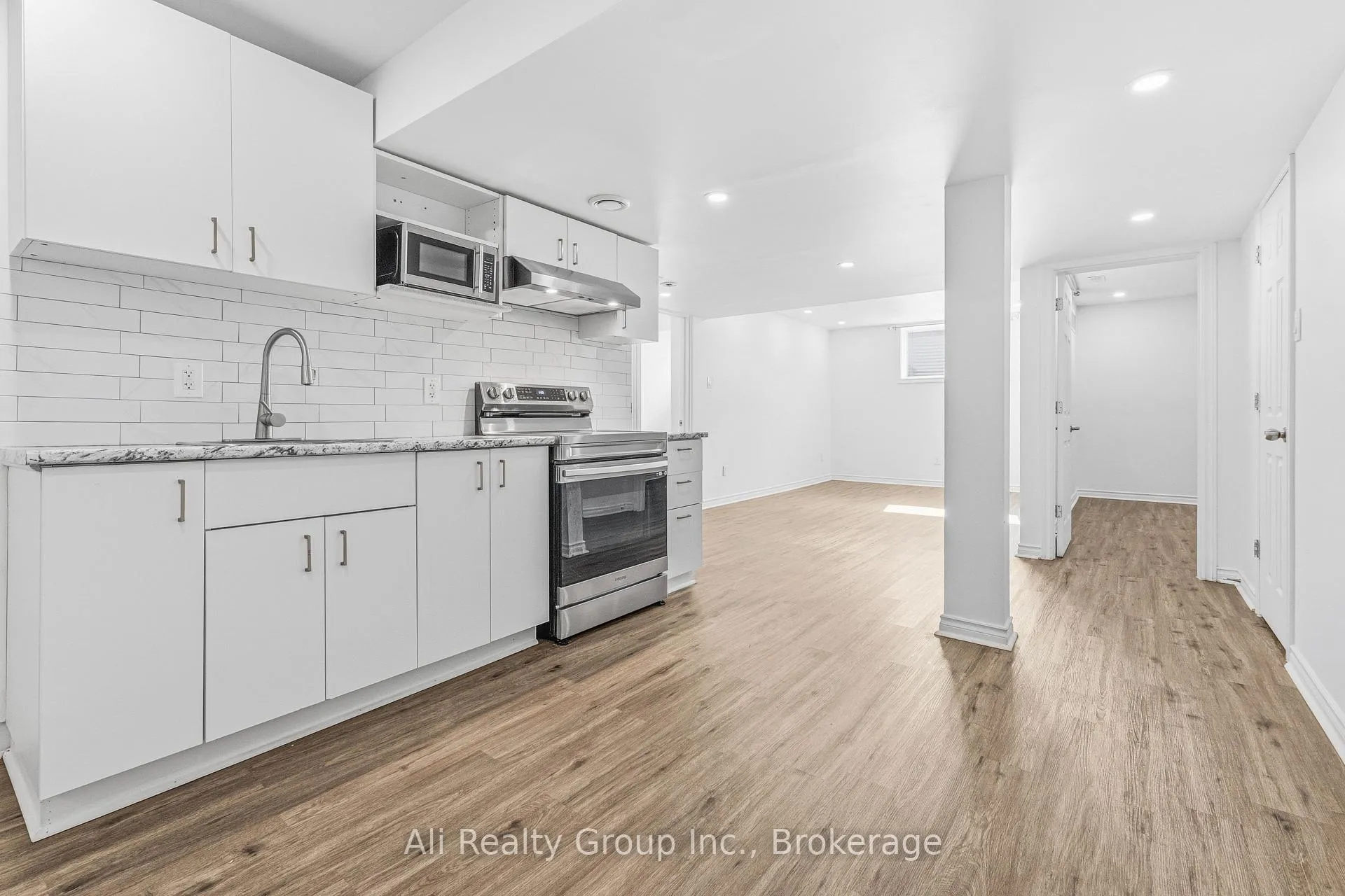 Photo 25 of 400 Nestleton Street, Ottawa, Avalon East — HOMEH