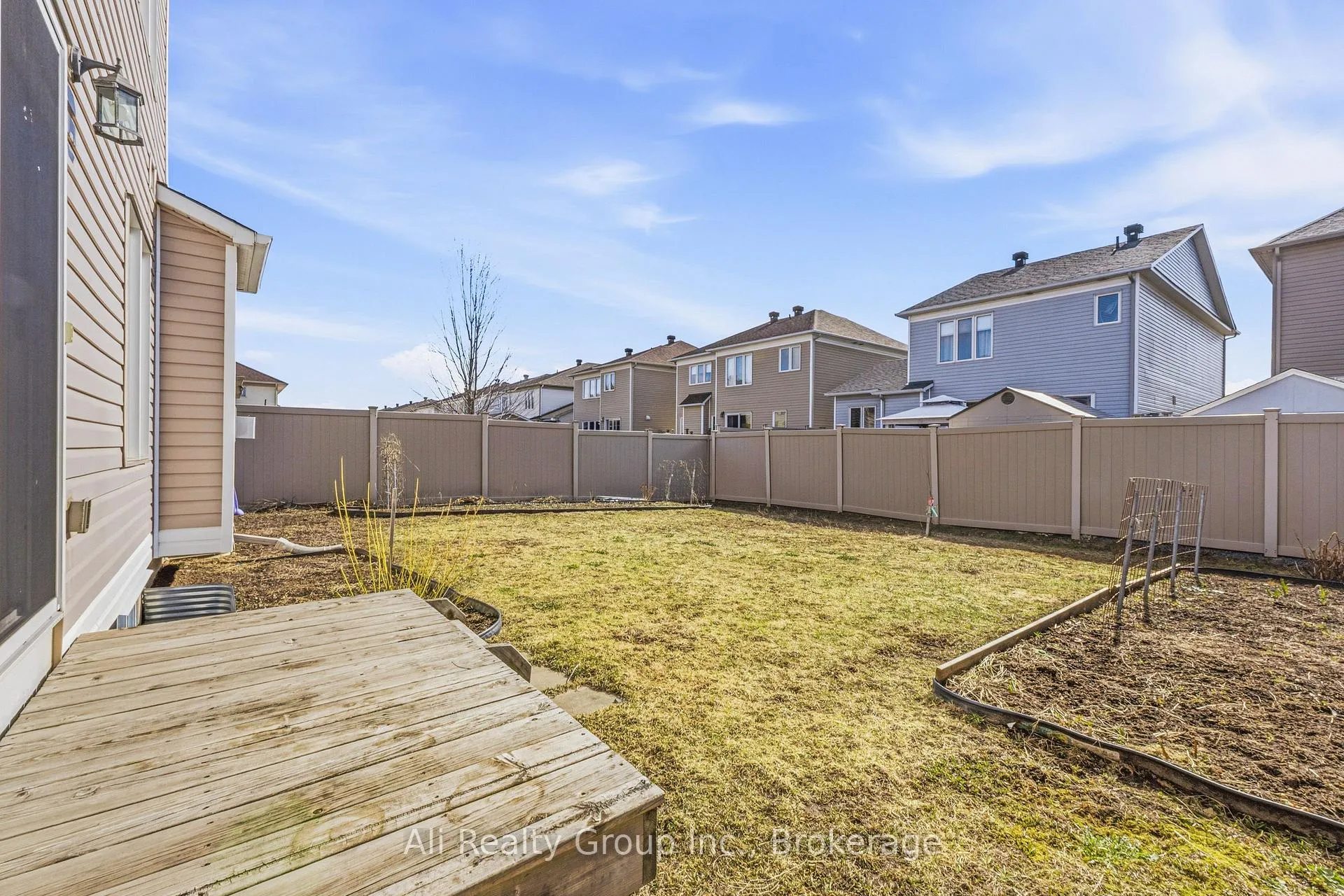 Photo 28 of 400 Nestleton Street, Ottawa, Avalon East — HOMEH