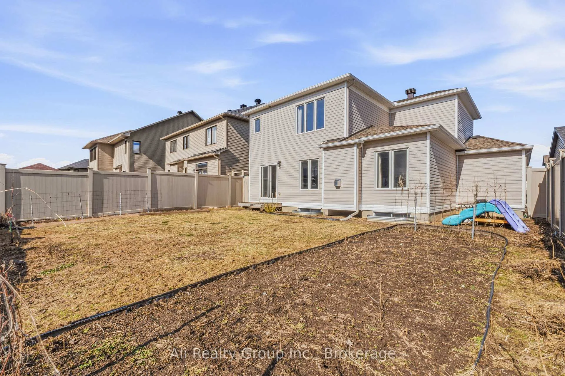 Photo 29 of 400 Nestleton Street, Ottawa, Avalon East — HOMEH