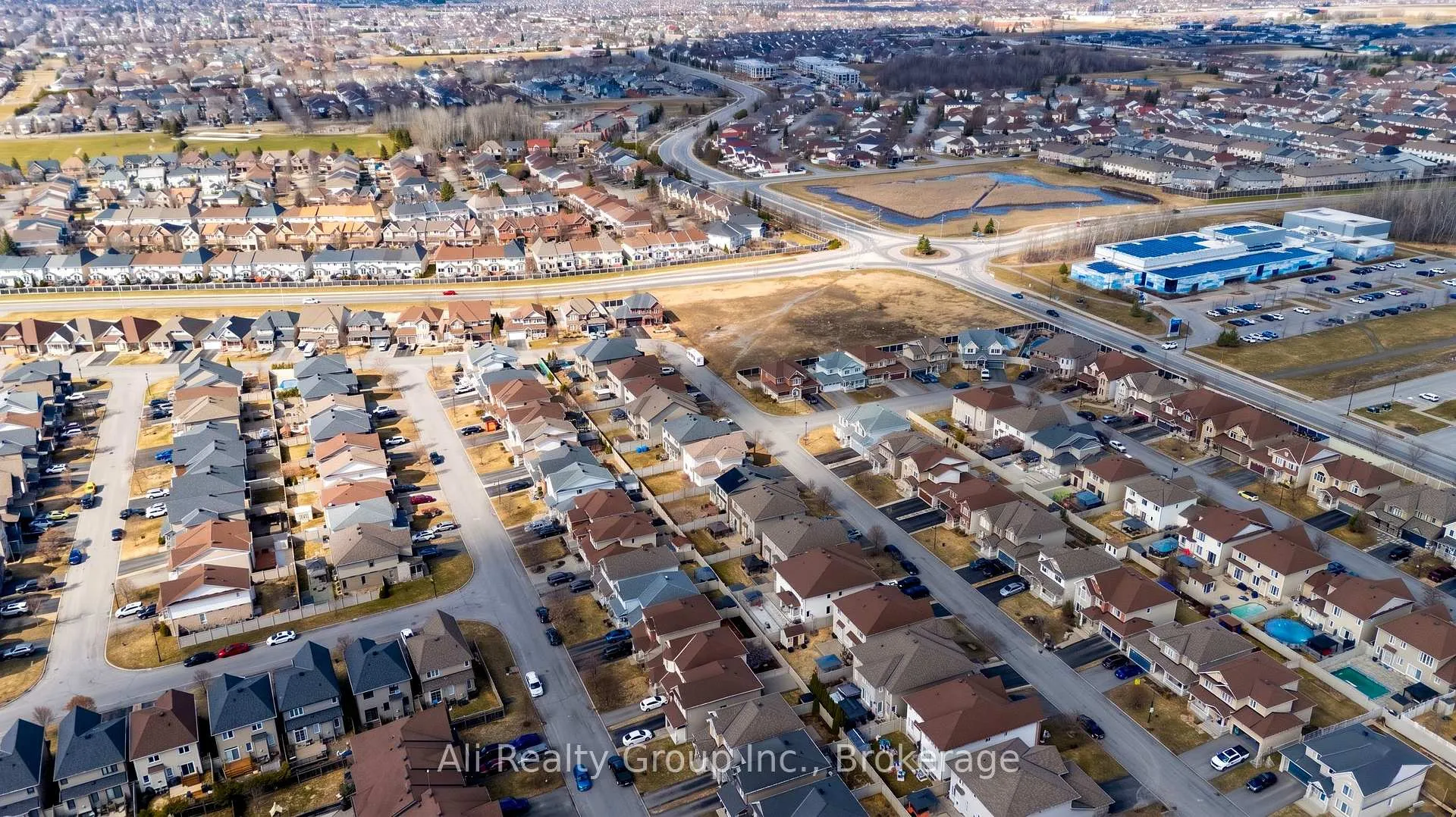 Photo 33 of 400 Nestleton Street, Ottawa, Avalon East — HOMEH