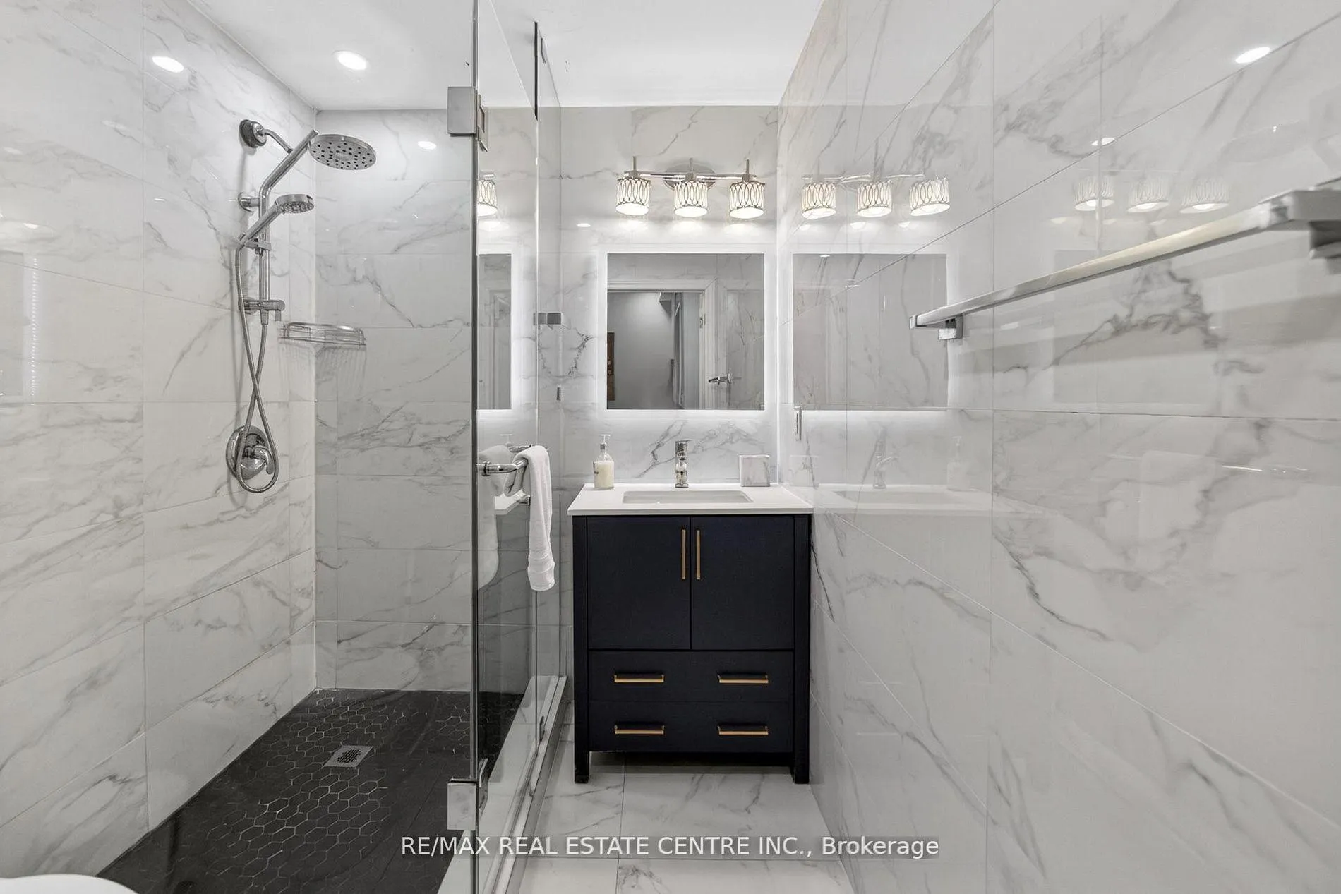 Photo 42 of 25 Highbury Drive, Hamilton, Stoney Creek Mountain — HOMEH