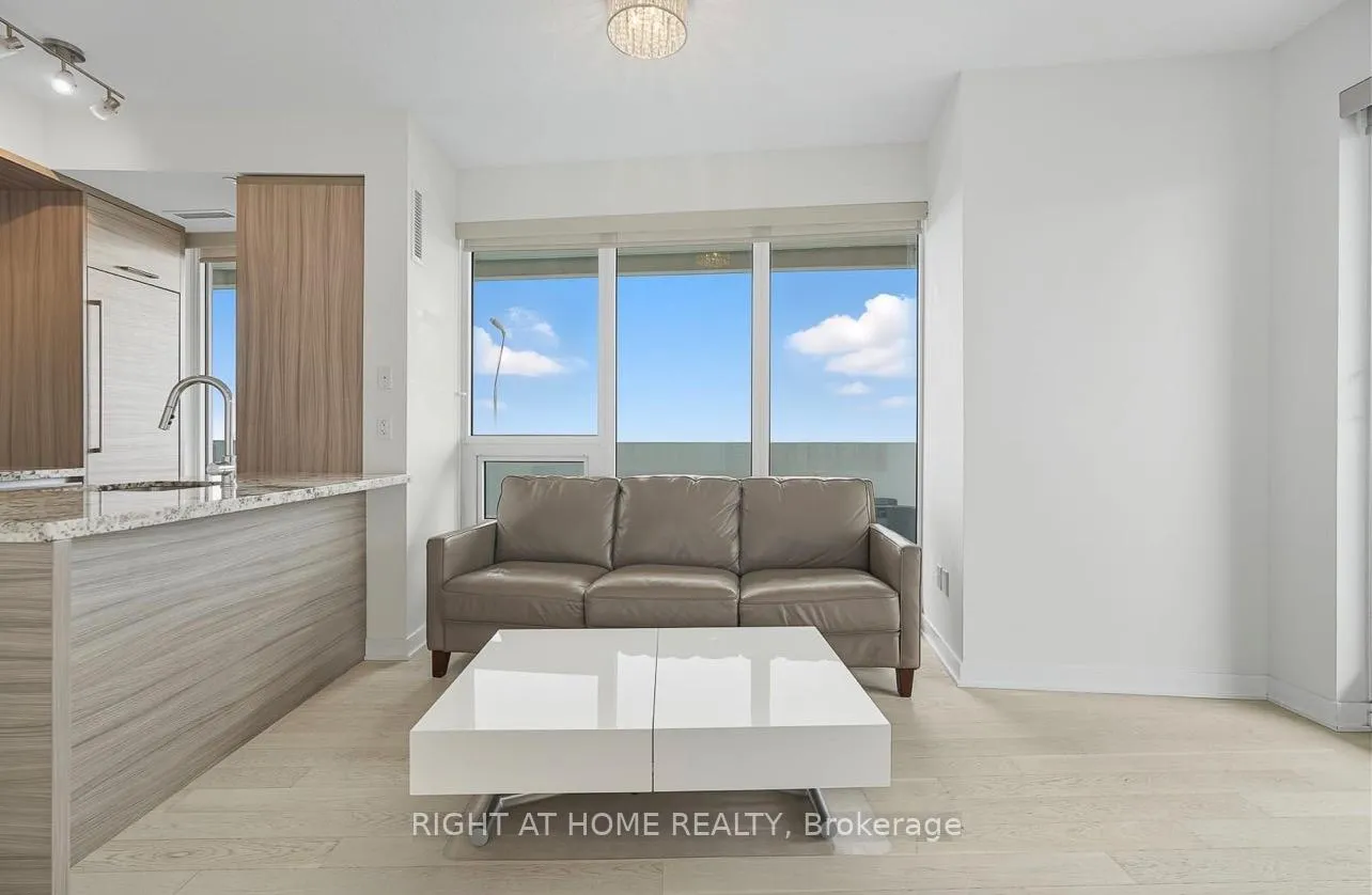 Photo 4 of Unit 3109, 2221 Yonge Street, Toronto, Mount Pleasant West — HOMEH