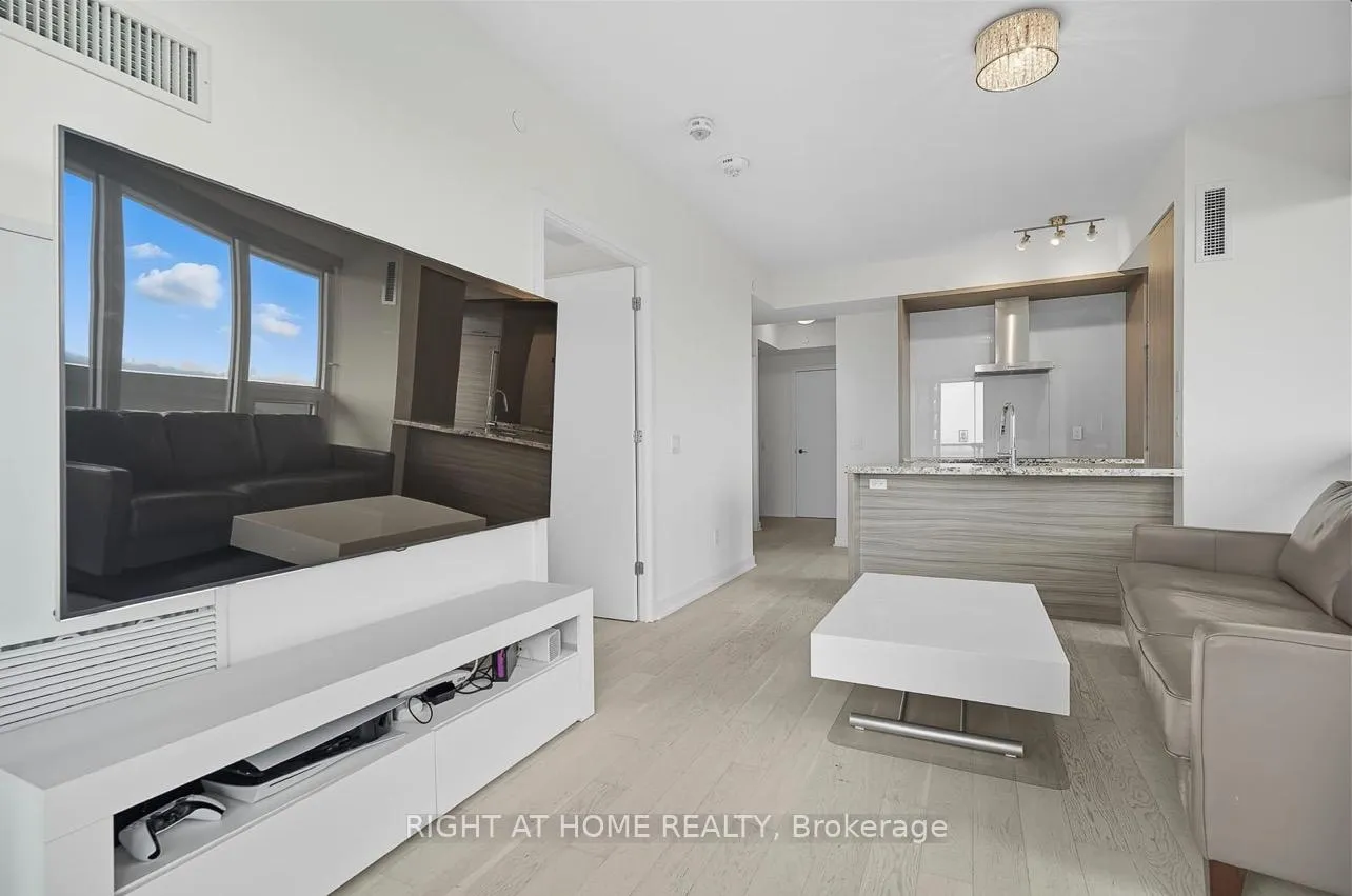 Photo 7 of Unit 3109, 2221 Yonge Street, Toronto, Mount Pleasant West — HOMEH