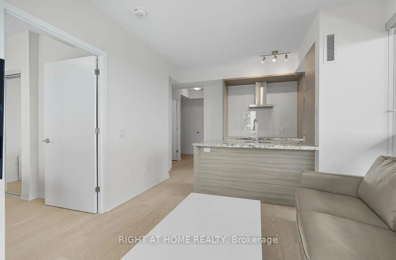 Photo 8 of Unit 3109, 2221 Yonge Street, Toronto, Mount Pleasant West — HOMEH