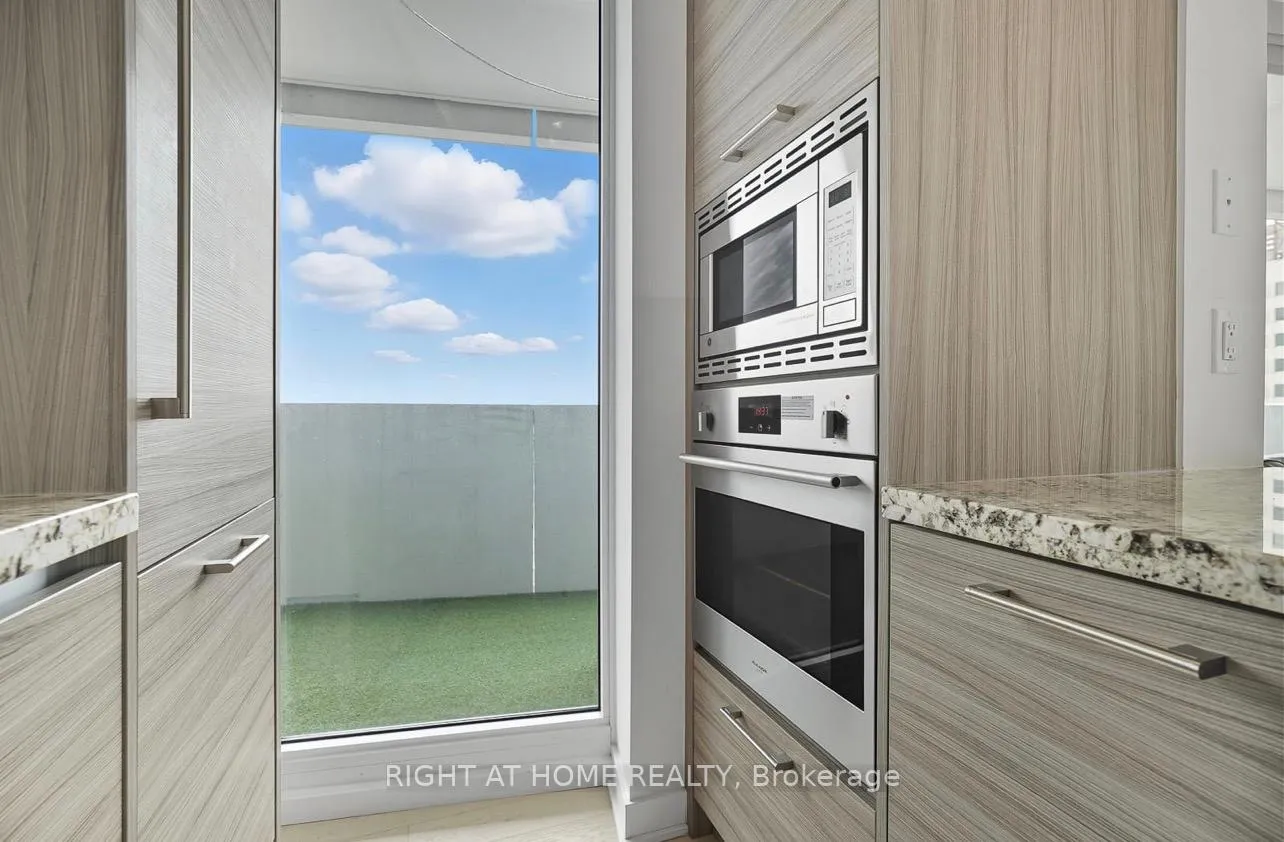 Photo 11 of Unit 3109, 2221 Yonge Street, Toronto, Mount Pleasant West — HOMEH
