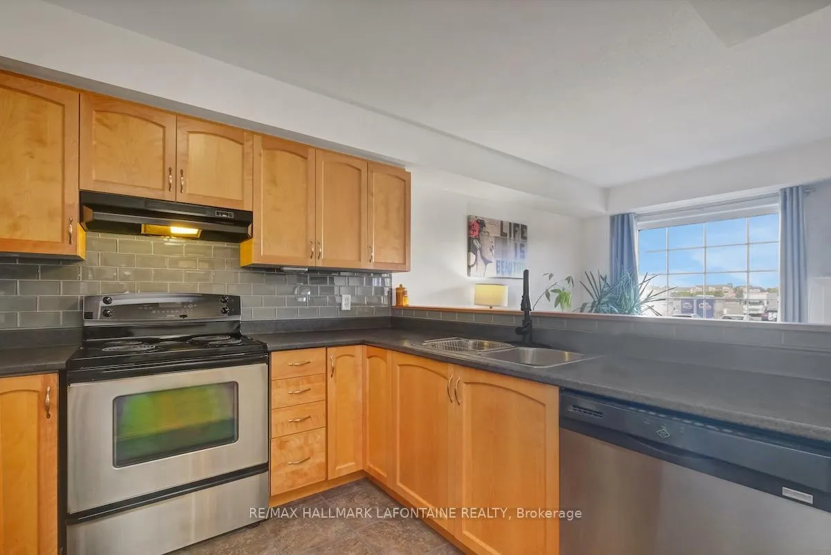 Photo 16 of 442 Wisteria Crescent, Ottawa, Hunt Club — HOMEH