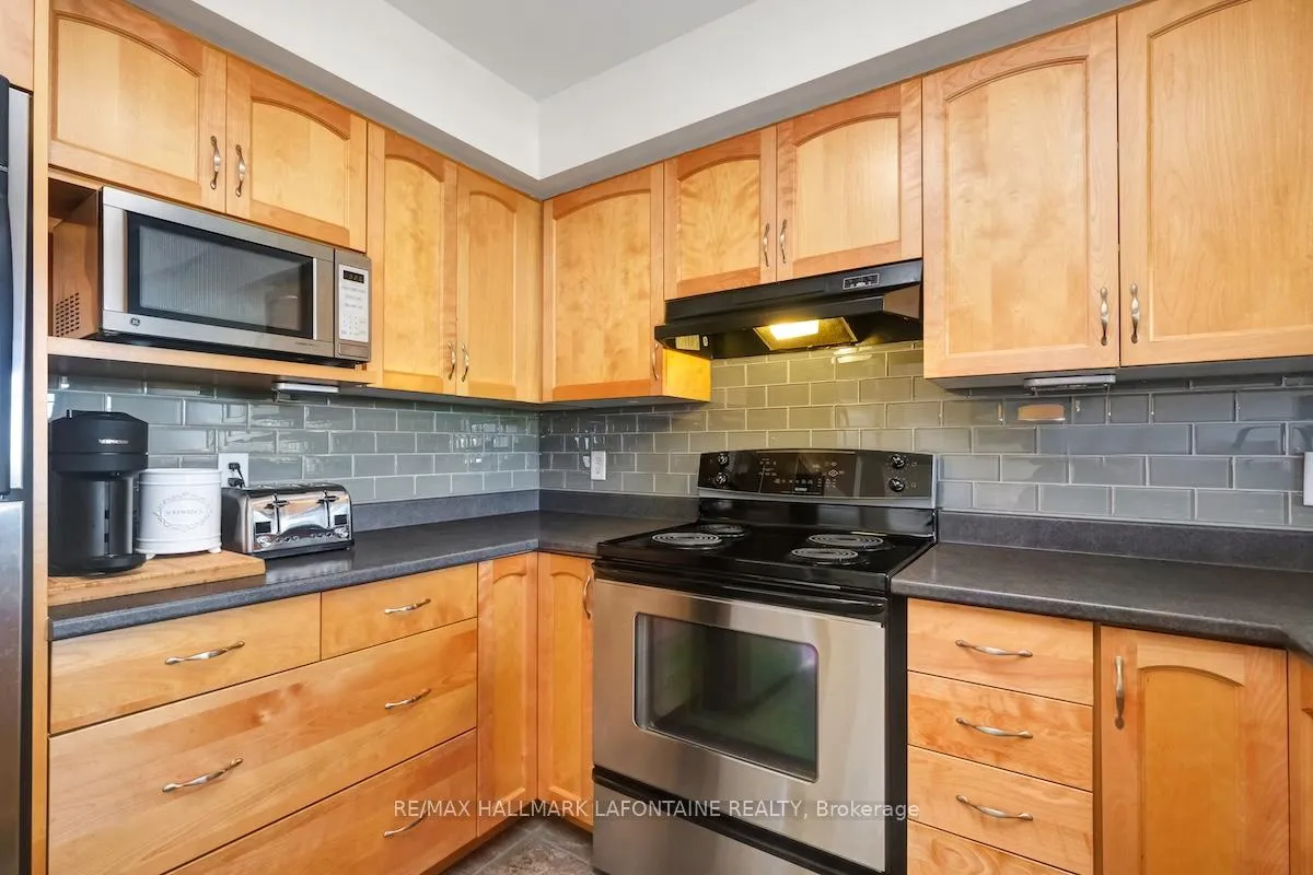 Photo 17 of 442 Wisteria Crescent, Ottawa, Hunt Club — HOMEH