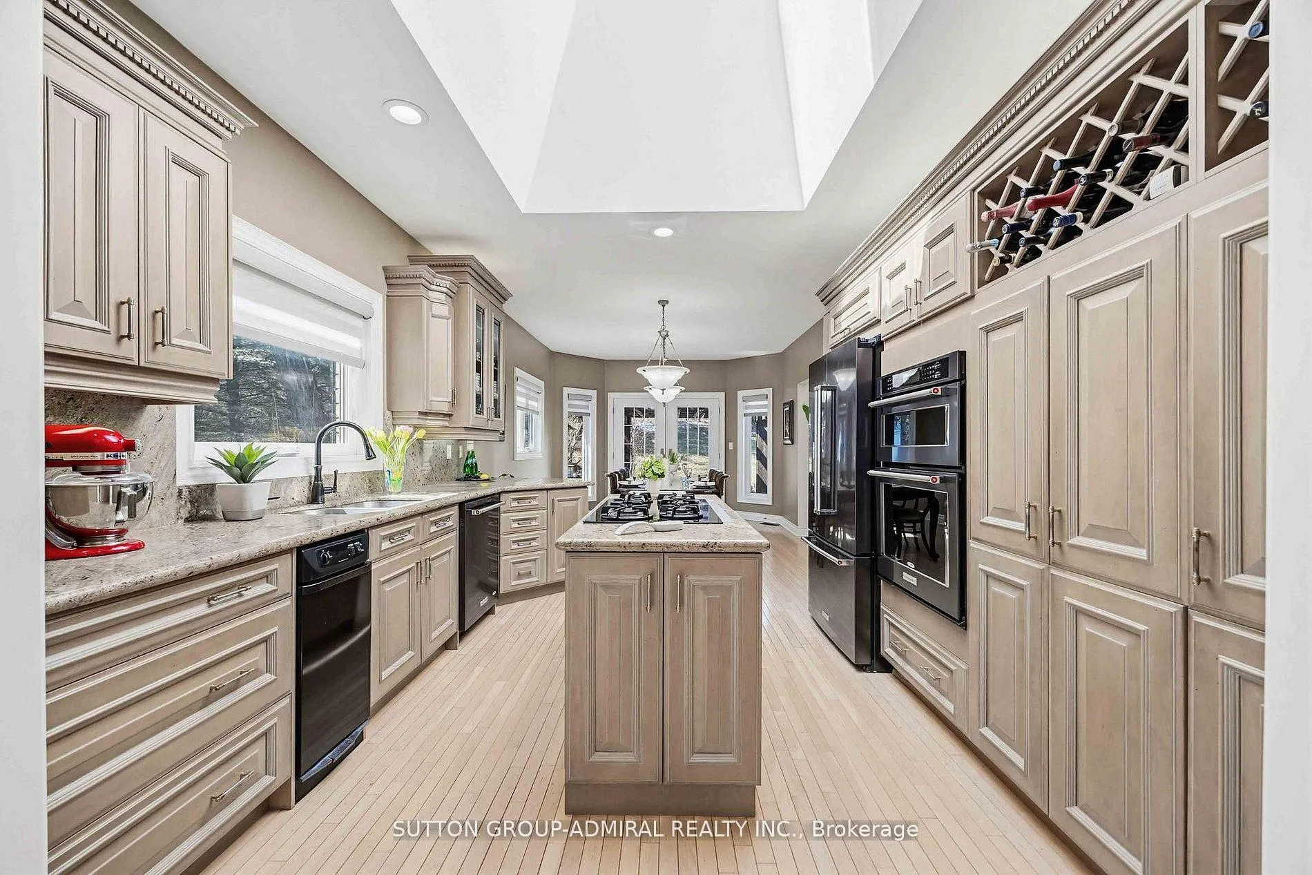 Photo 7 of 71 Glacier Court, Vaughan, Rural Vaughan — HOMEH
